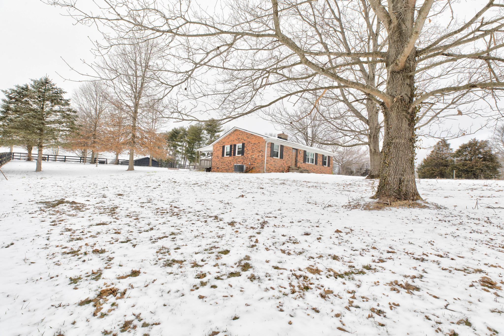1021 Mackey Pike