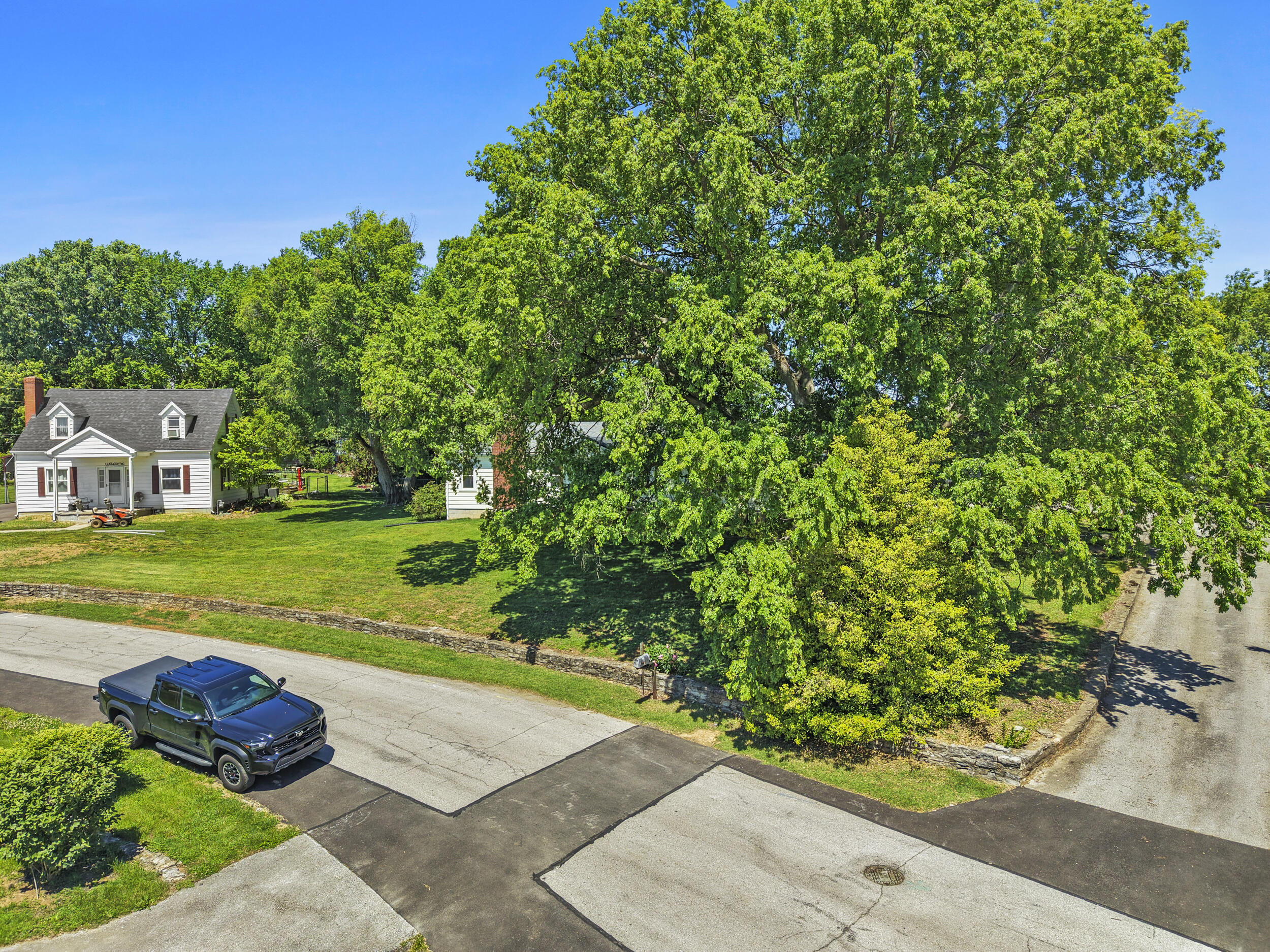 44 Horseshoe Drive