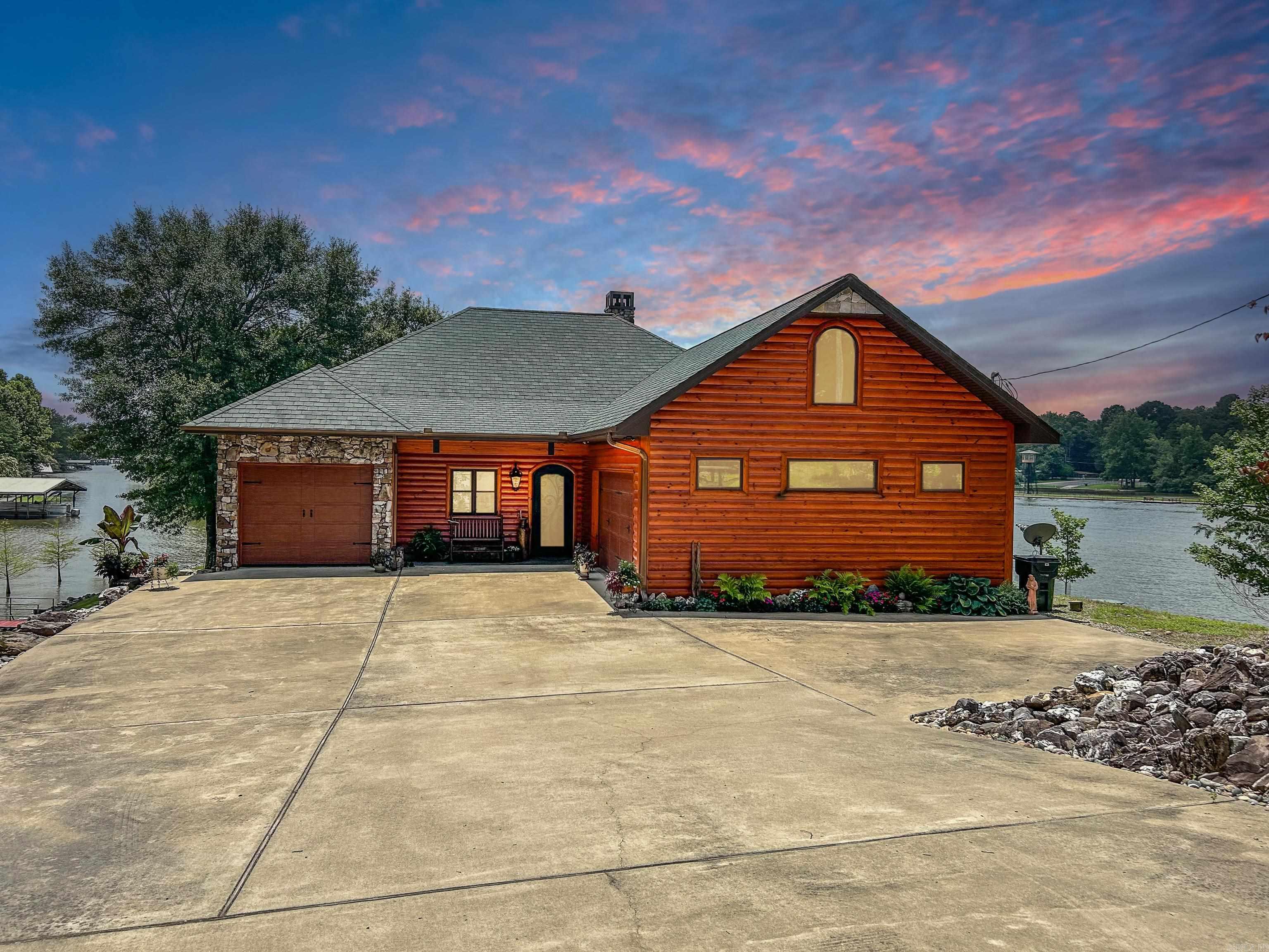 168 Golden Oak Place