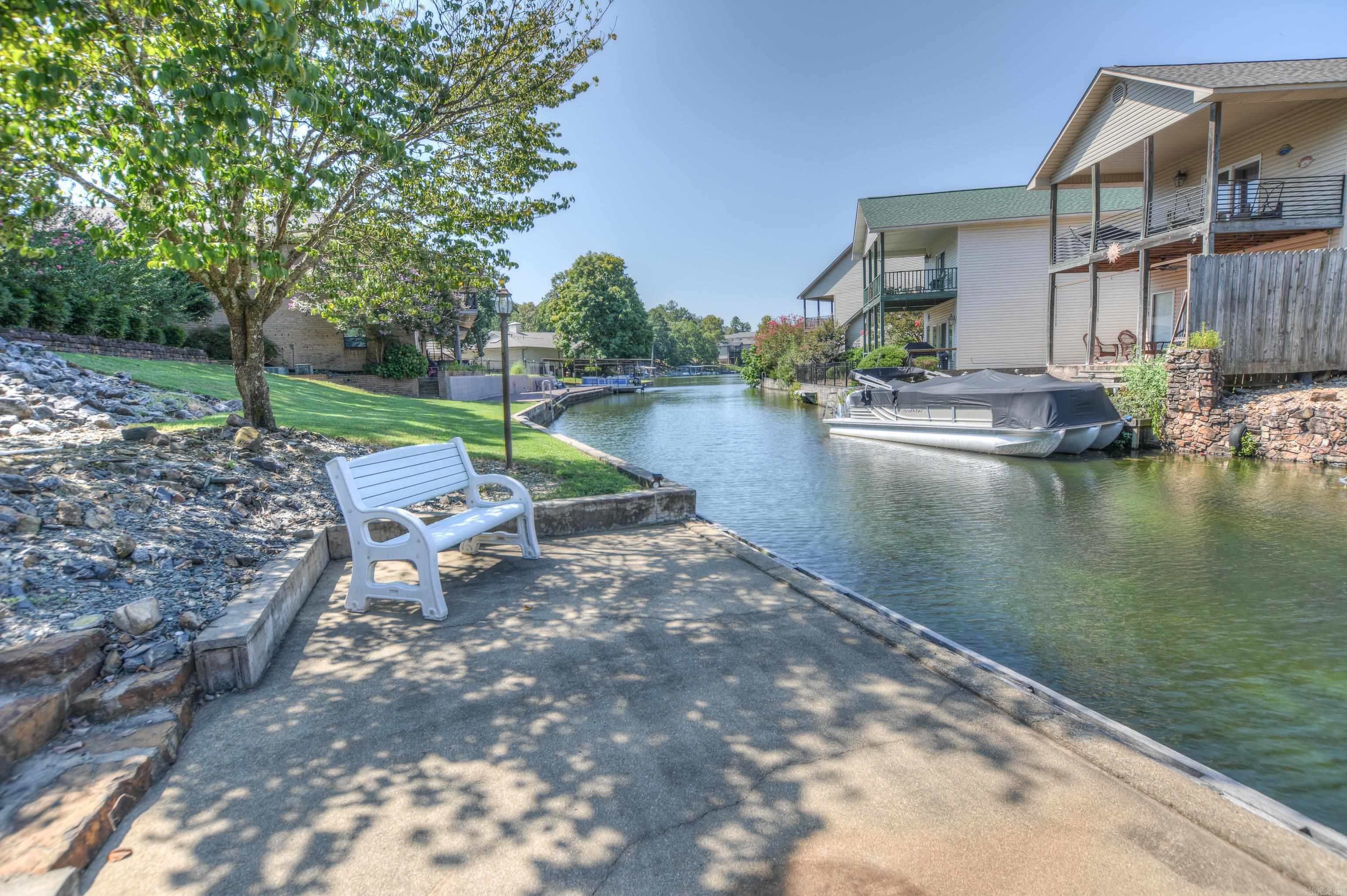 ✨ Lake Hamilton Living Awaits ✨
