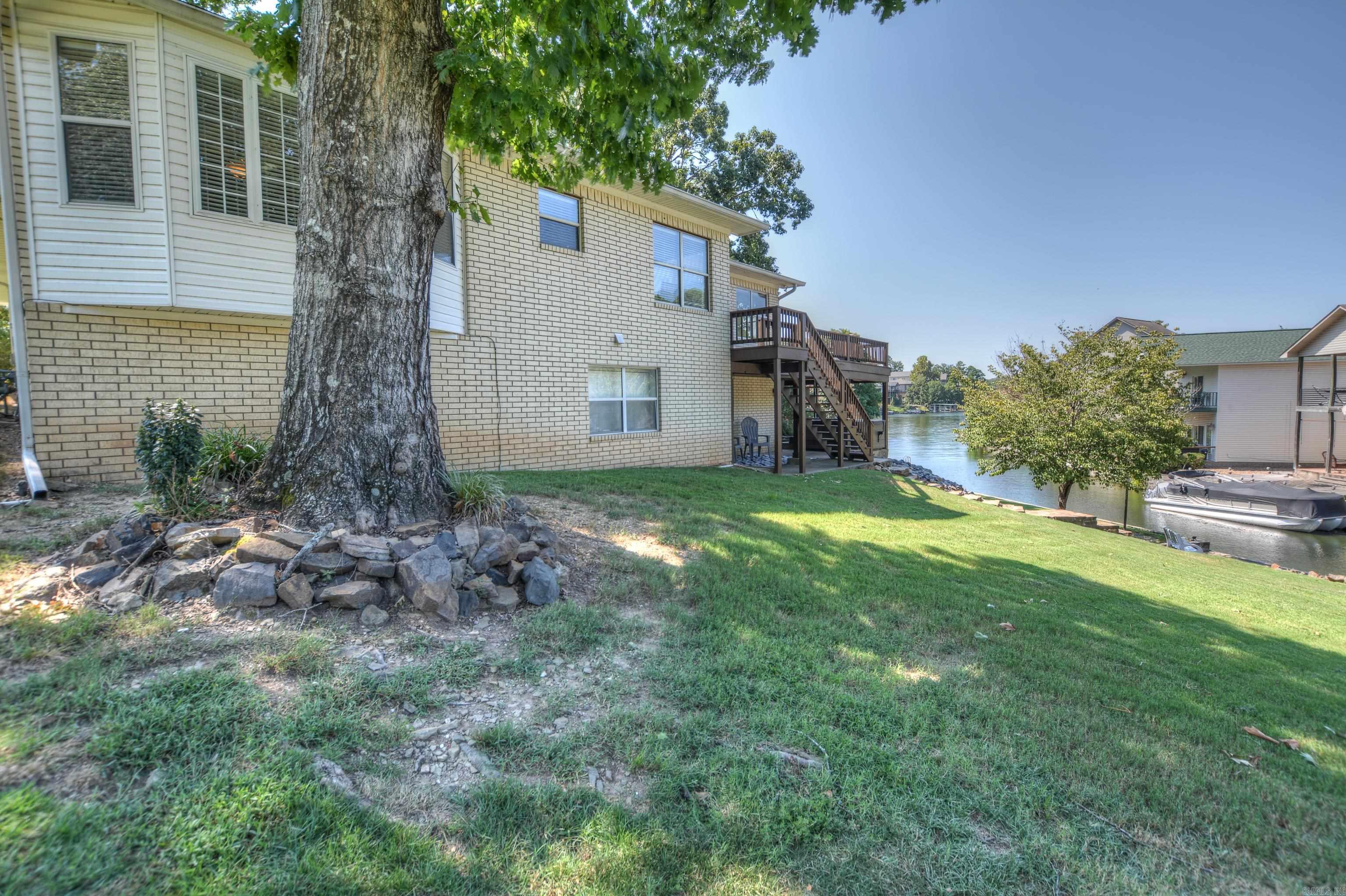 ✨ Lake Hamilton Living Awaits ✨