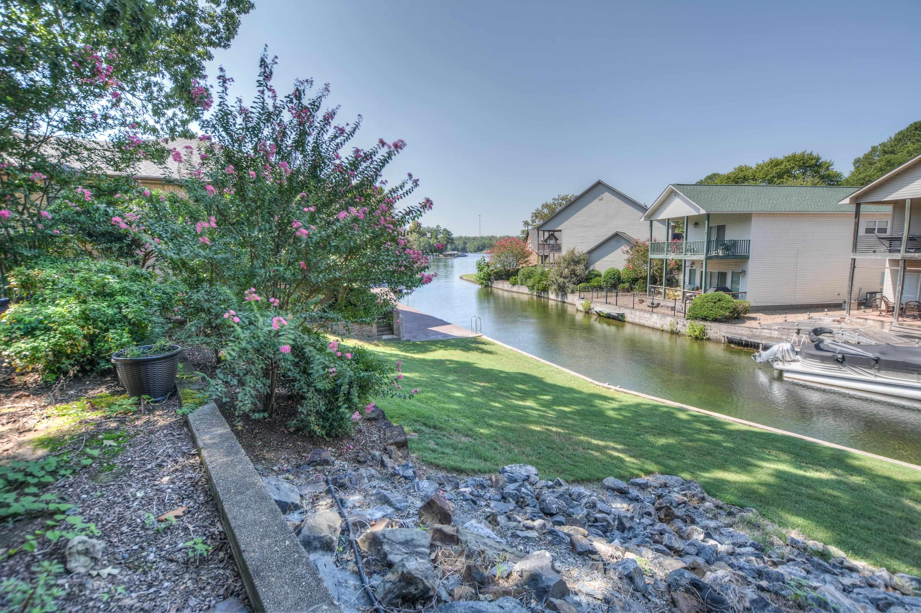 ✨ Lake Hamilton Living Awaits ✨
