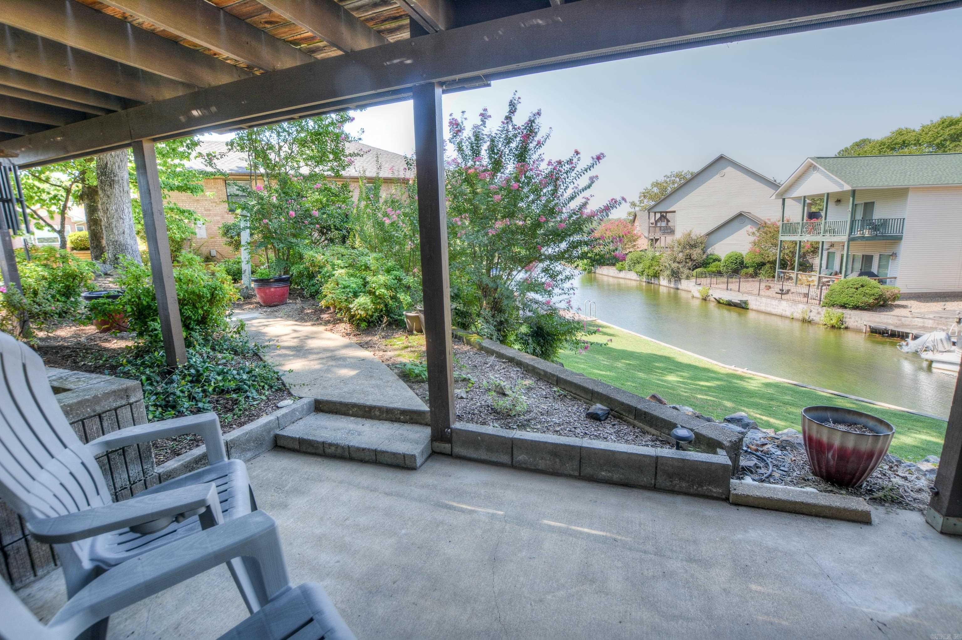 ✨ Lake Hamilton Living Awaits ✨