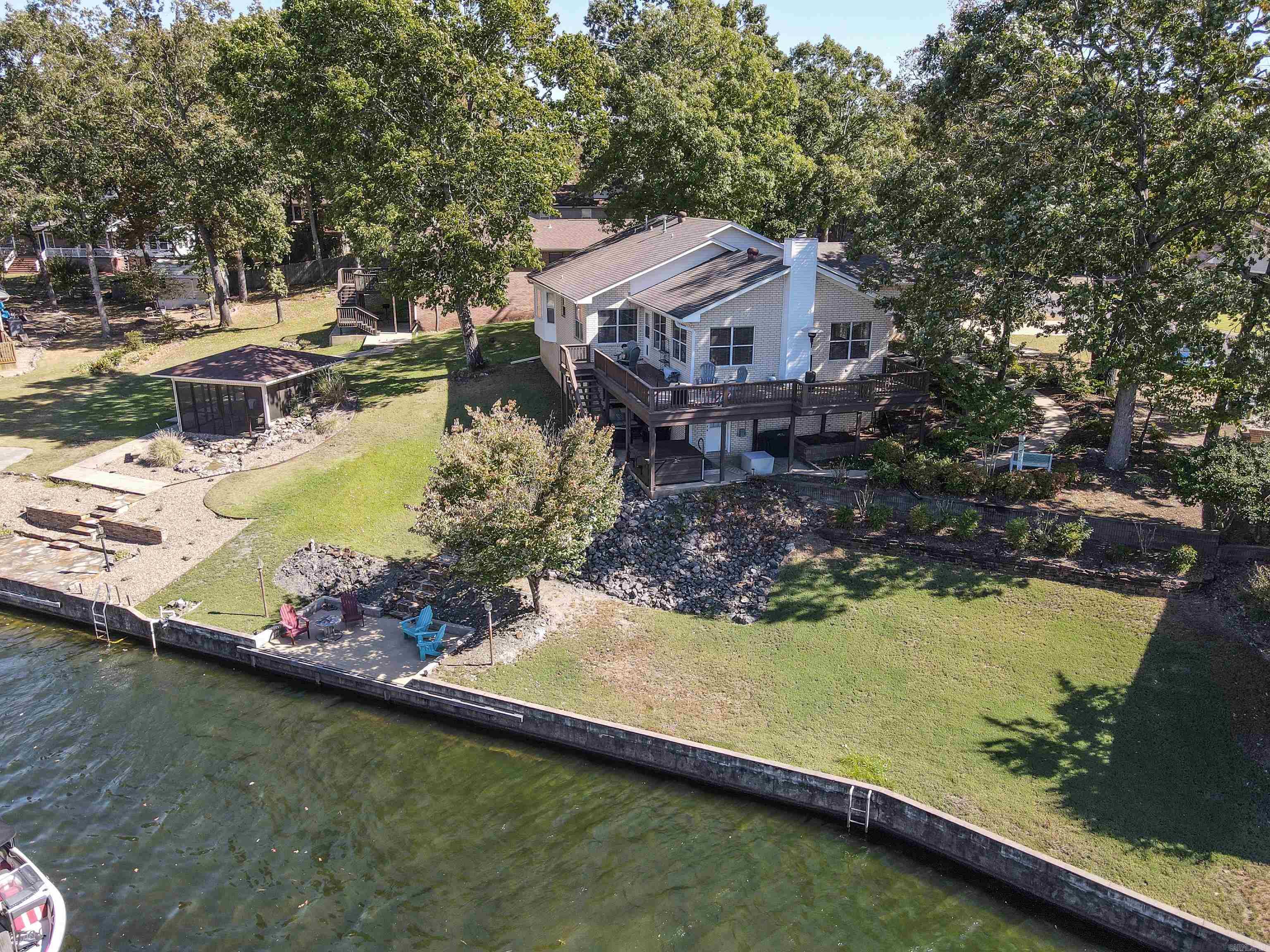 ✨ Lake Hamilton Living Awaits ✨