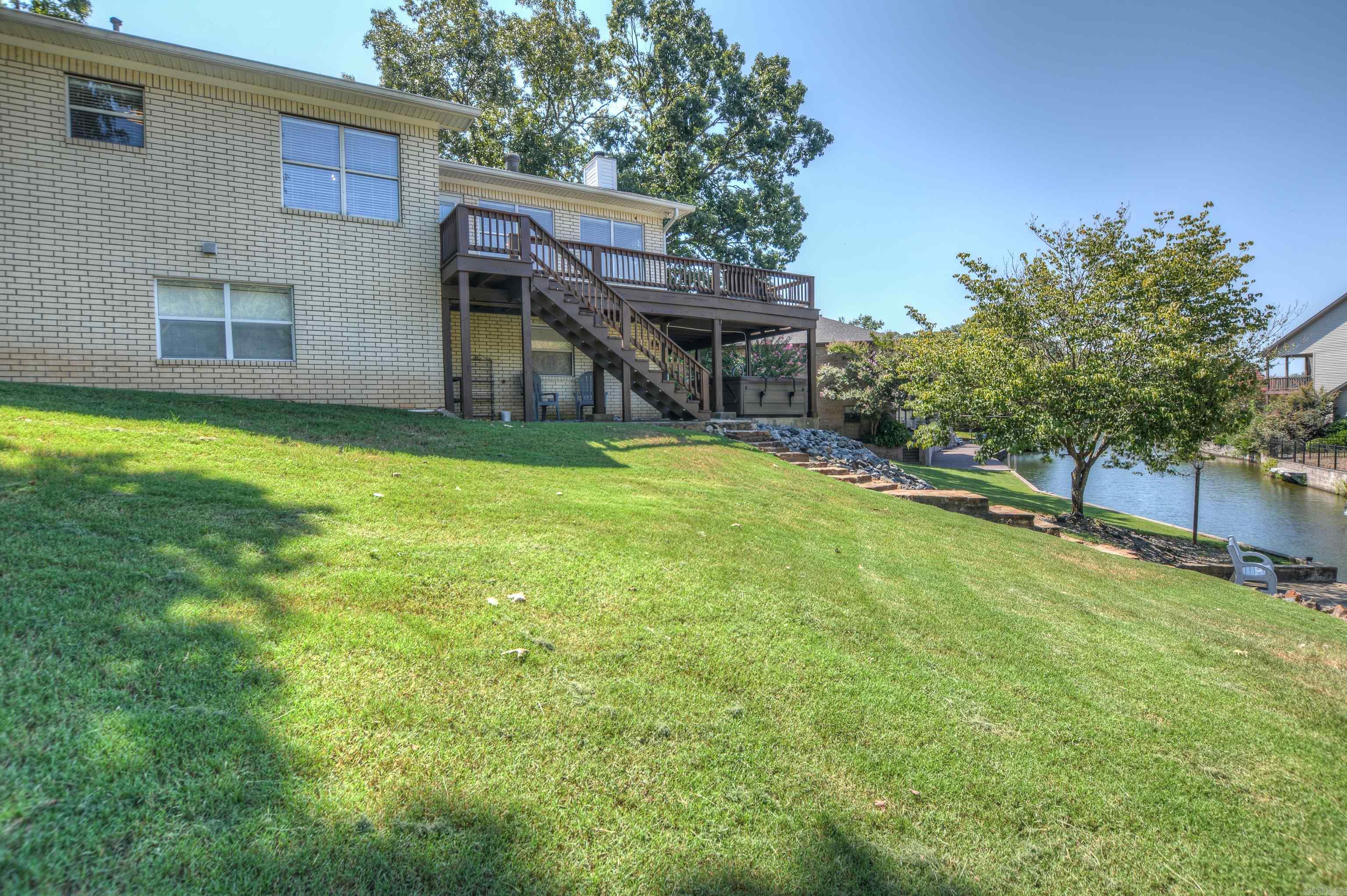 ✨ Lake Hamilton Living Awaits ✨
