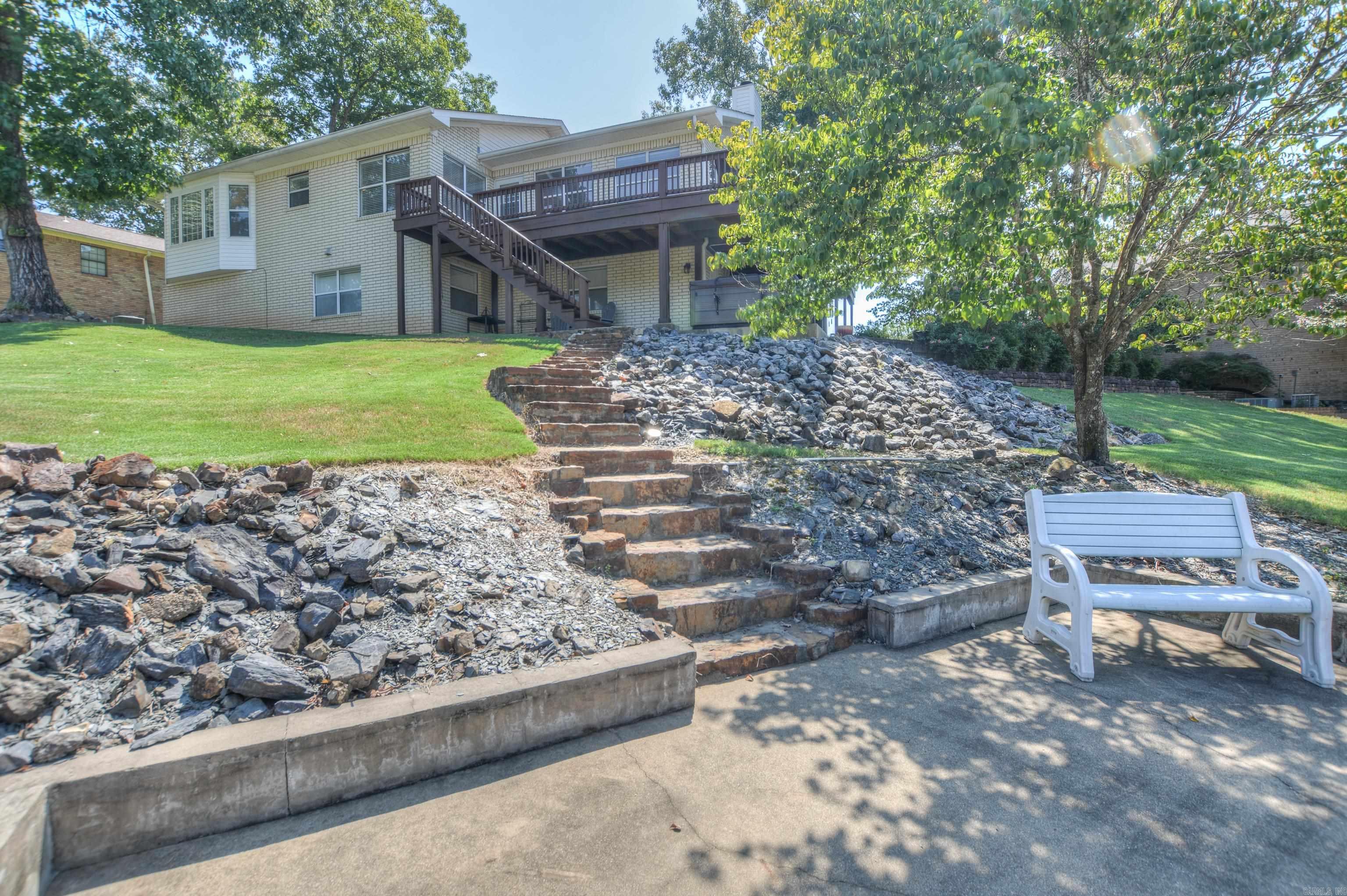 ✨ Lake Hamilton Living Awaits ✨