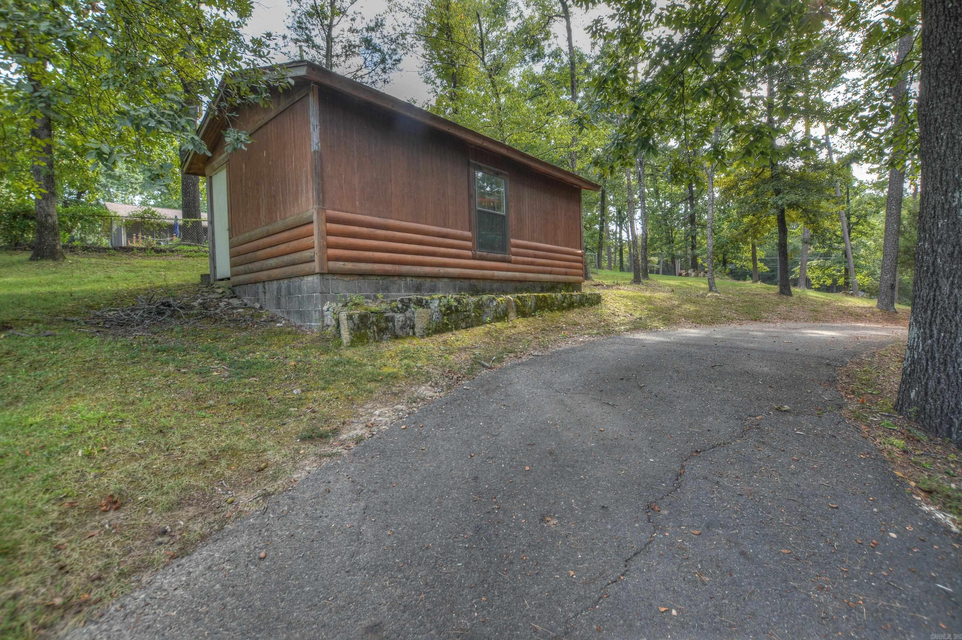 Lake Hamilton Log Cabin Retreat