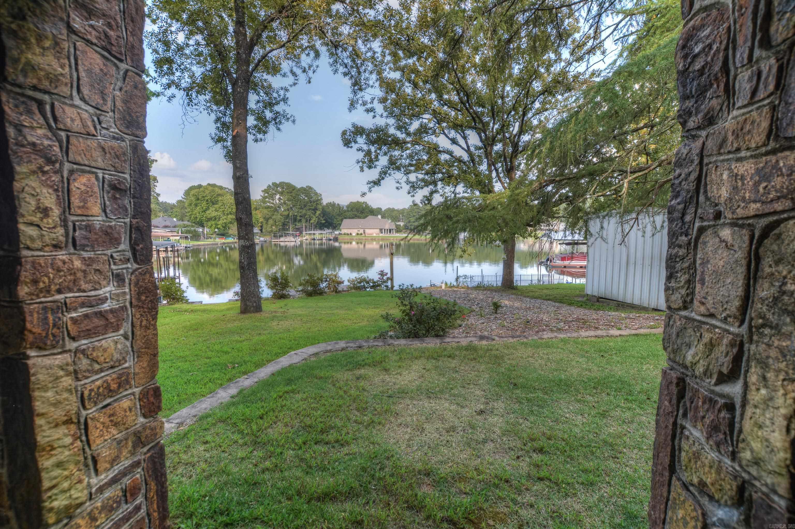 Lake Hamilton Log Cabin Retreat