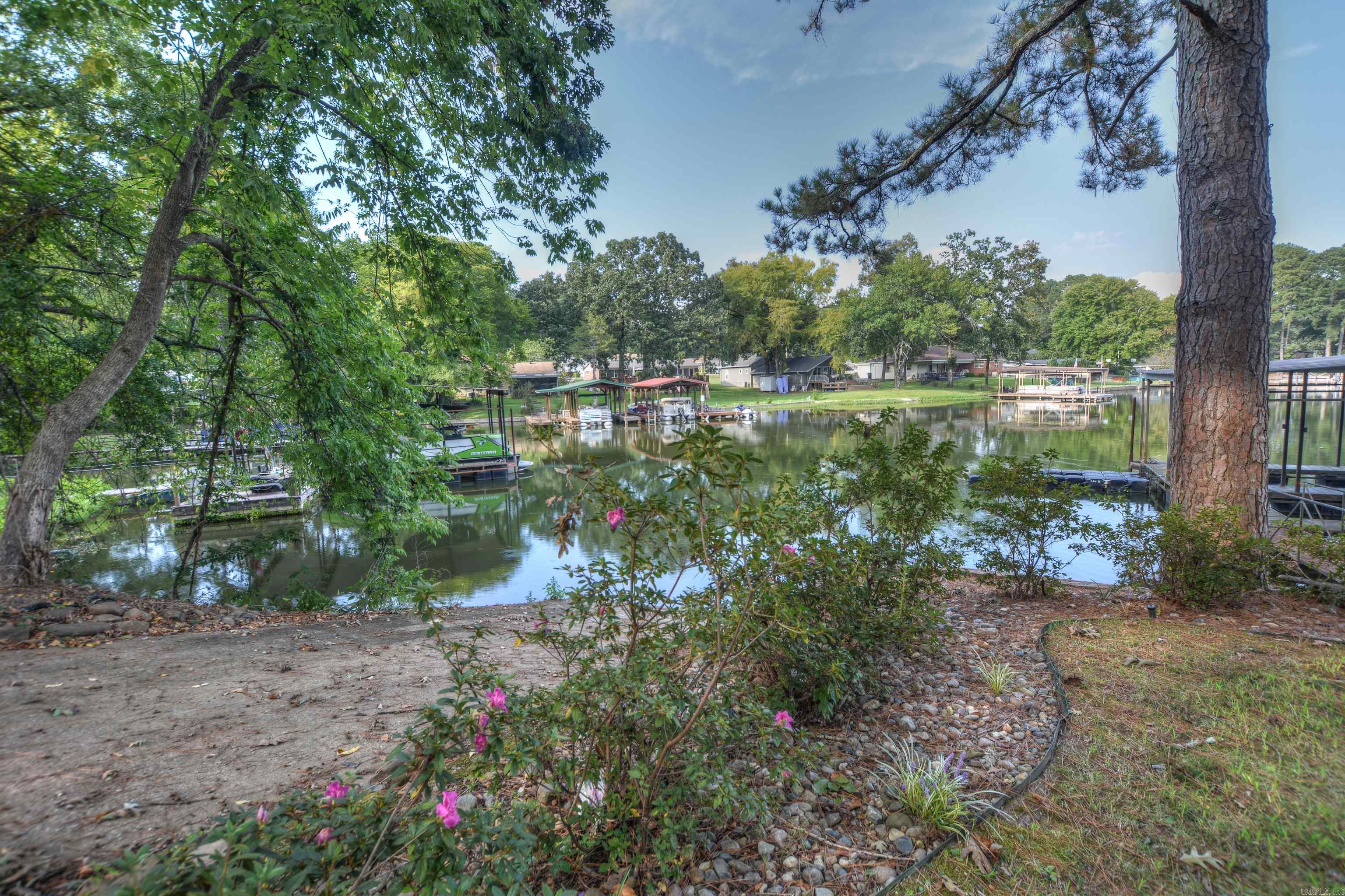 Lake Hamilton Log Cabin Retreat