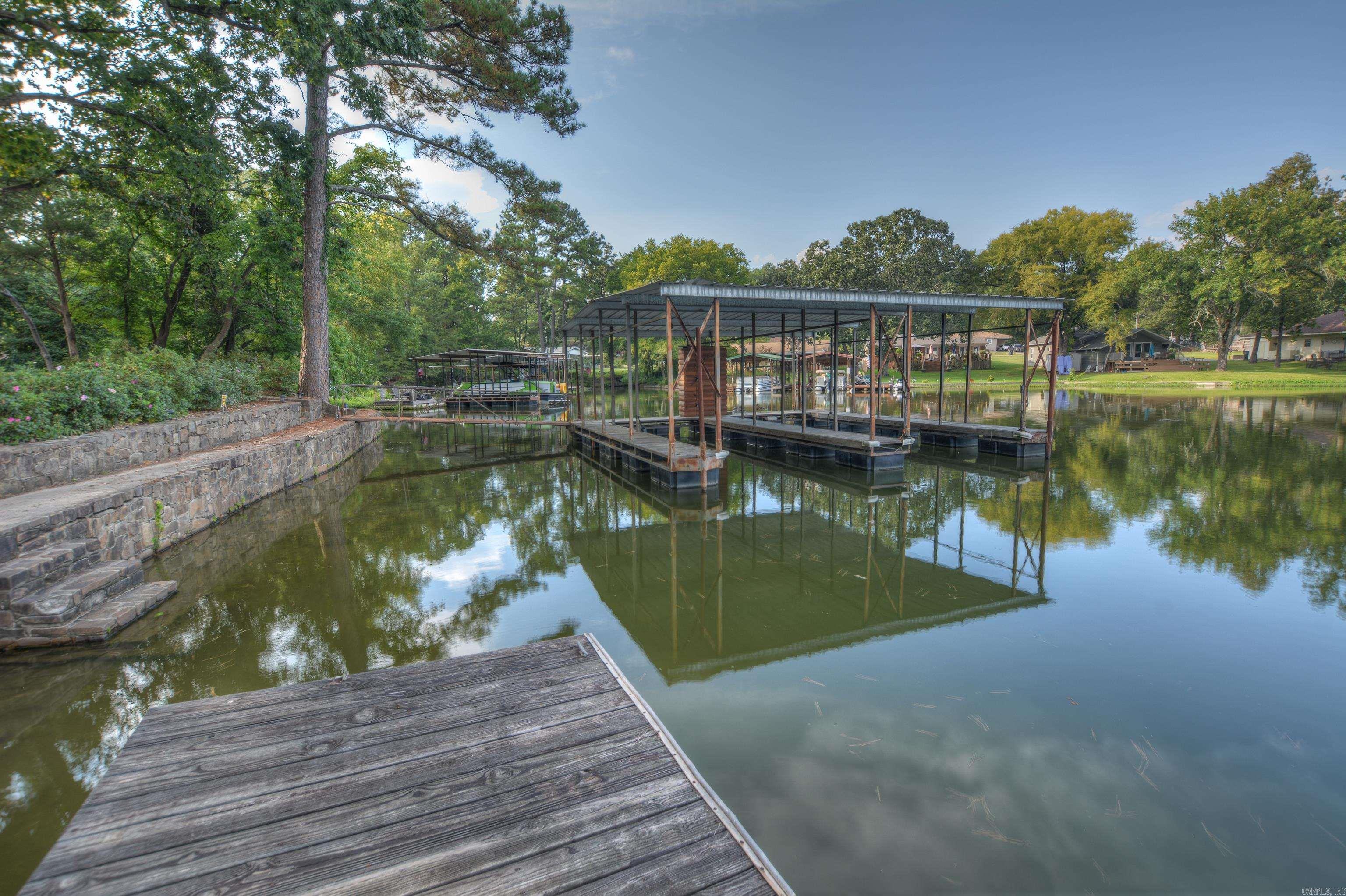 Lake Hamilton Log Cabin Retreat