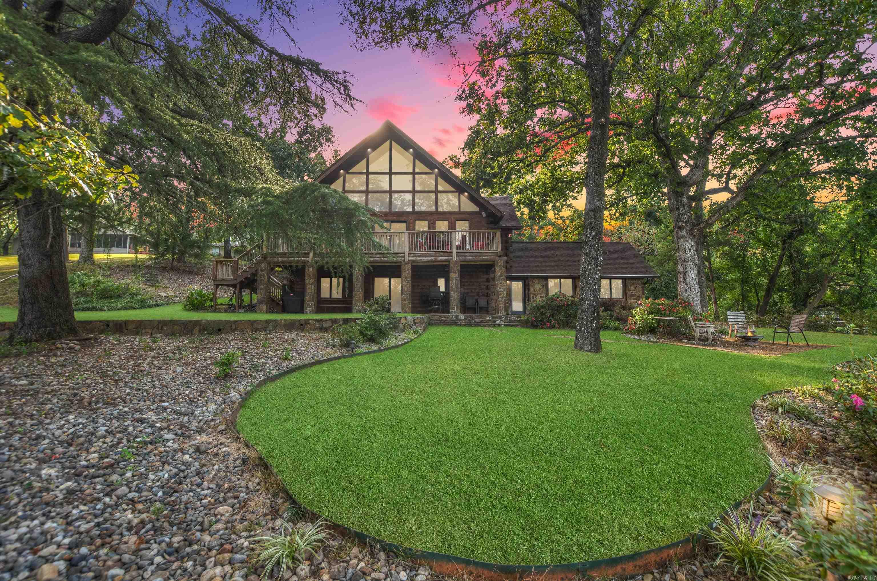 Lake Hamilton Log Cabin Retreat