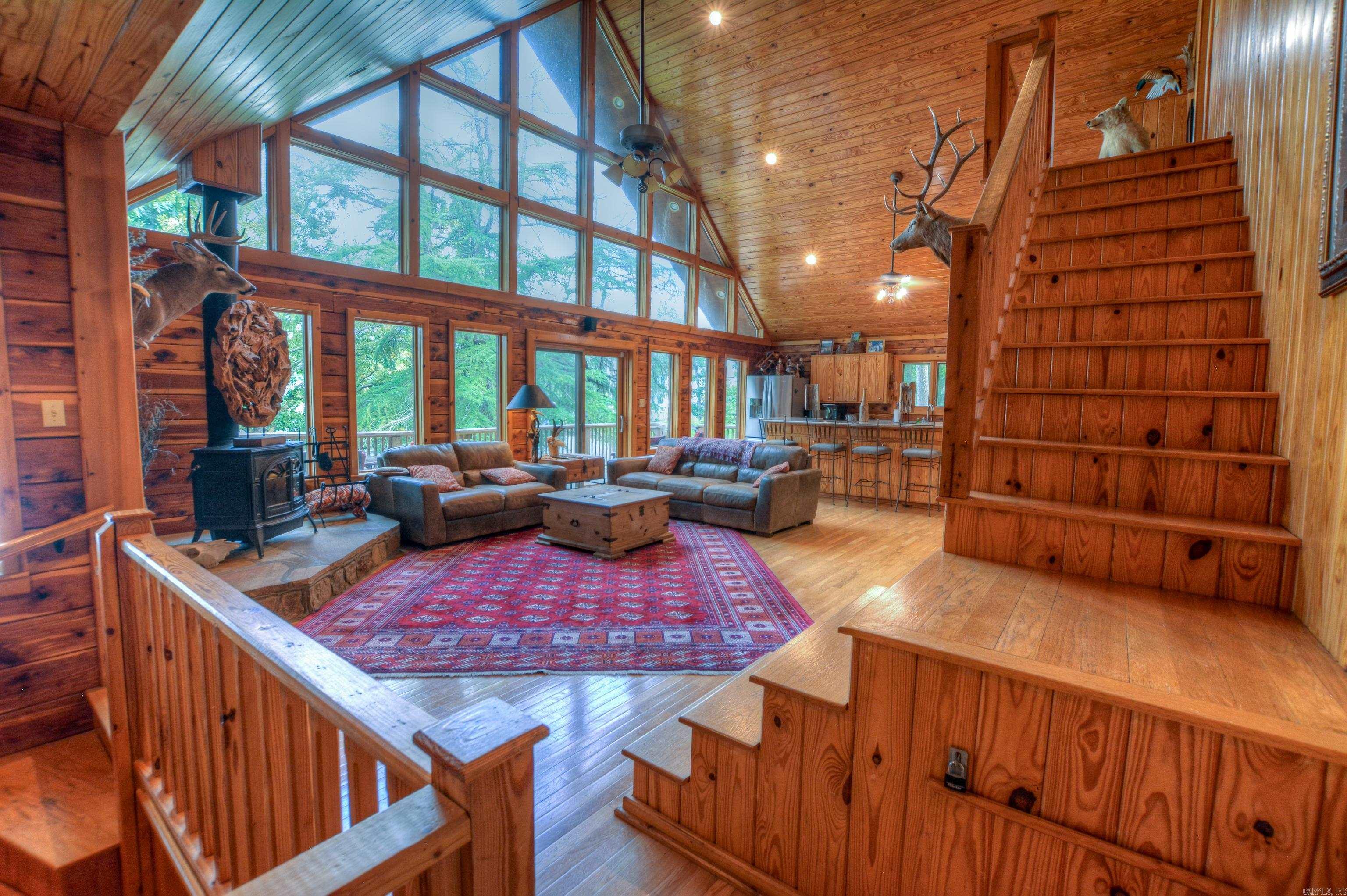 Lake Hamilton Log Cabin Retreat