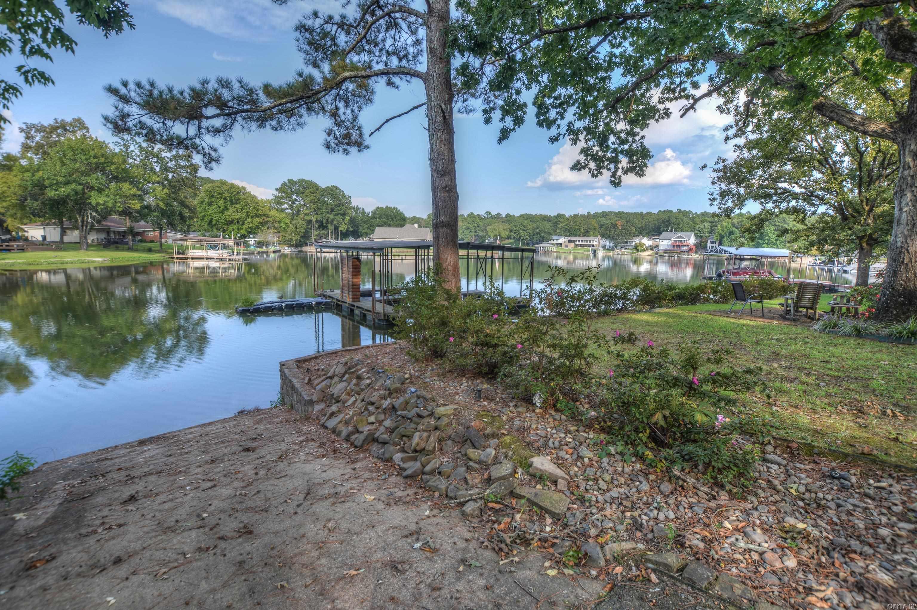 Lake Hamilton Log Cabin Retreat