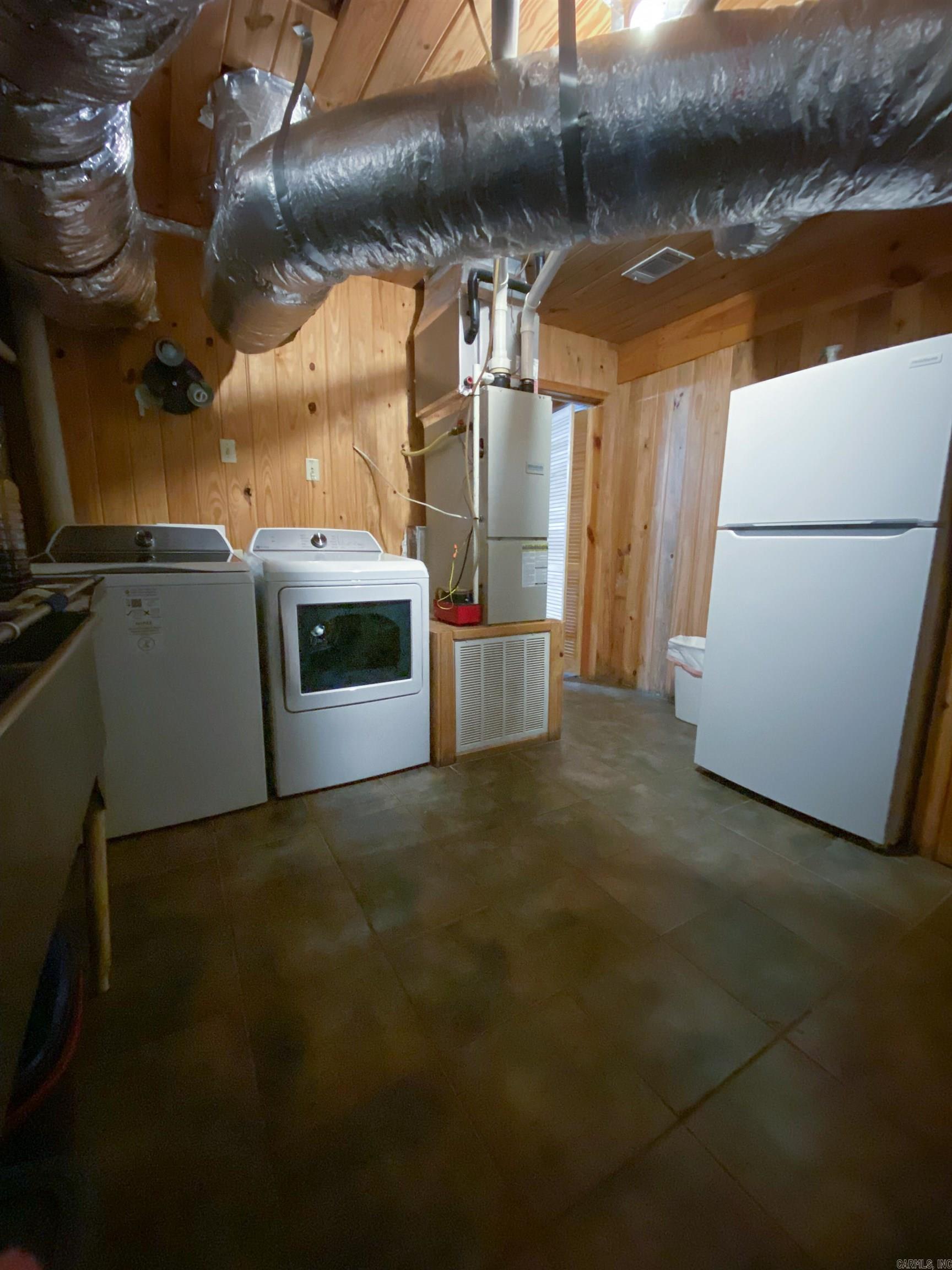 Lake Hamilton Log Cabin Retreat