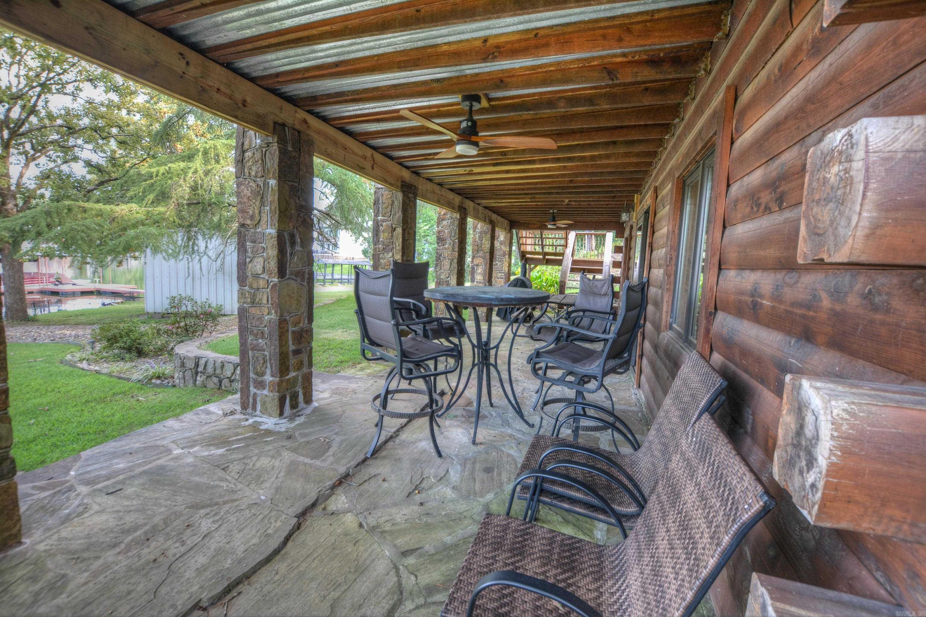 Lake Hamilton Log Cabin Retreat