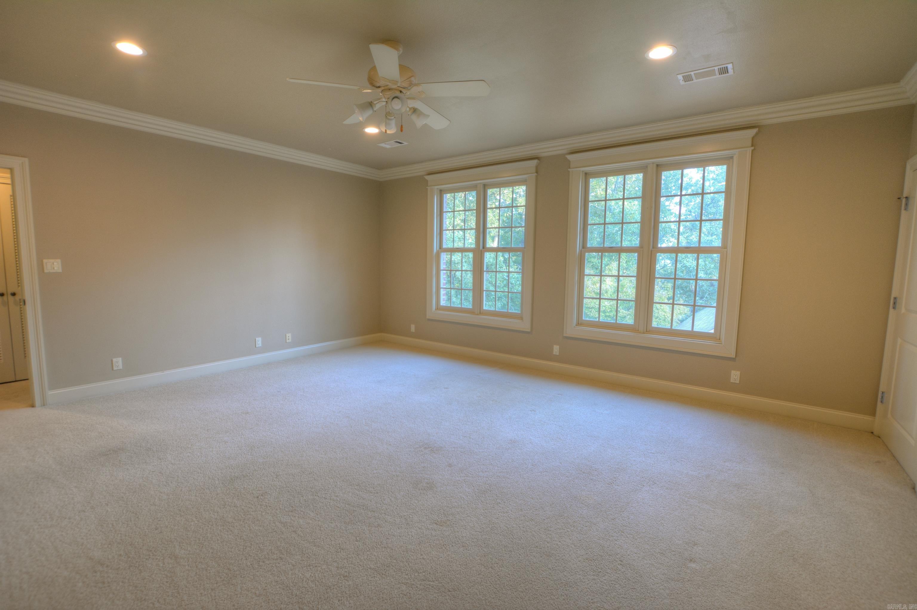 Grand Estate Living in Stonegate