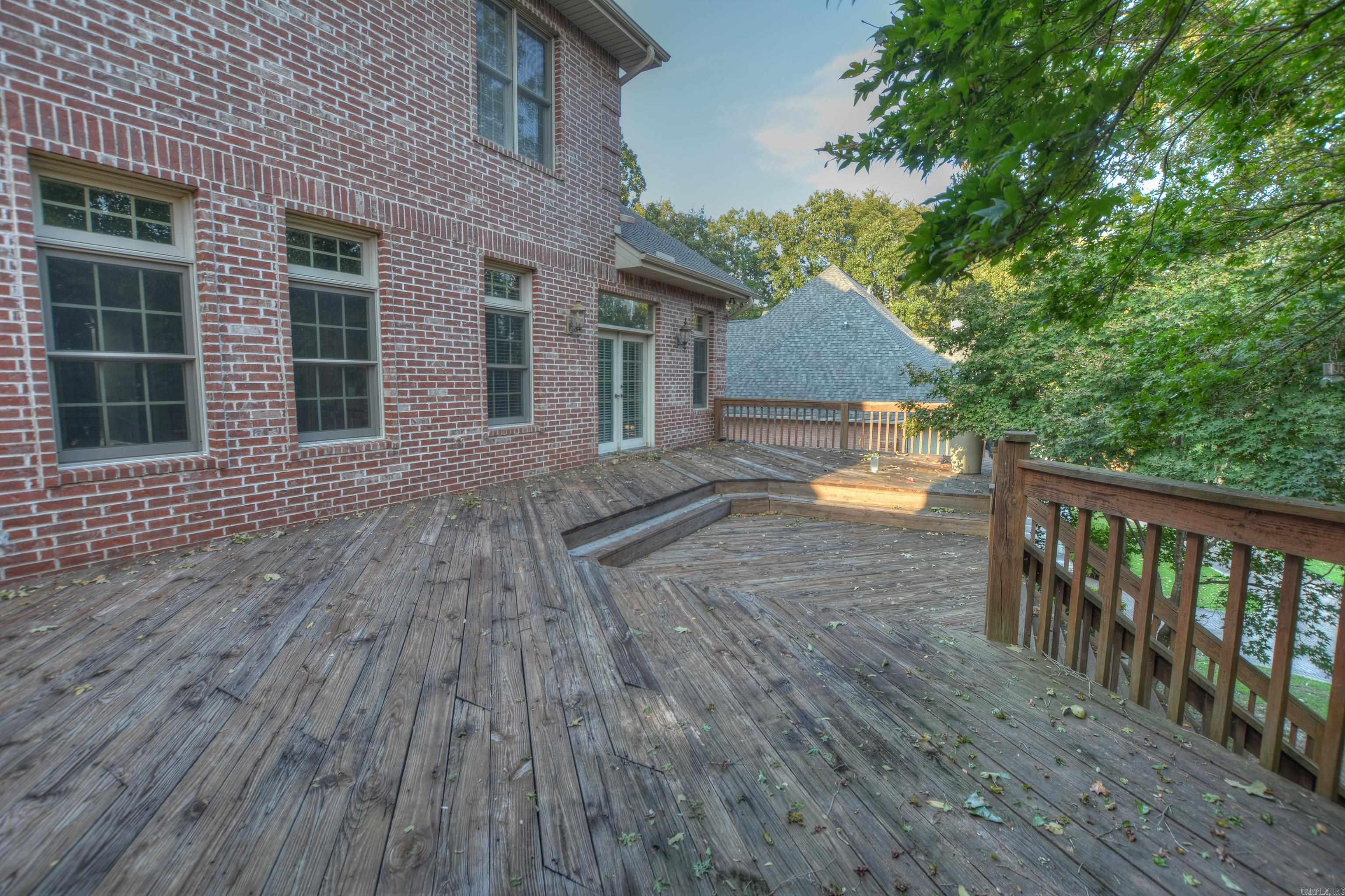 Grand Estate Living in Stonegate