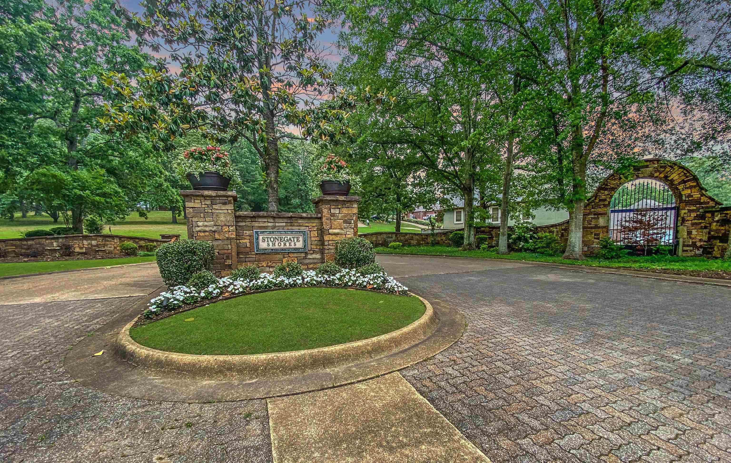 Grand Estate Living in Stonegate
