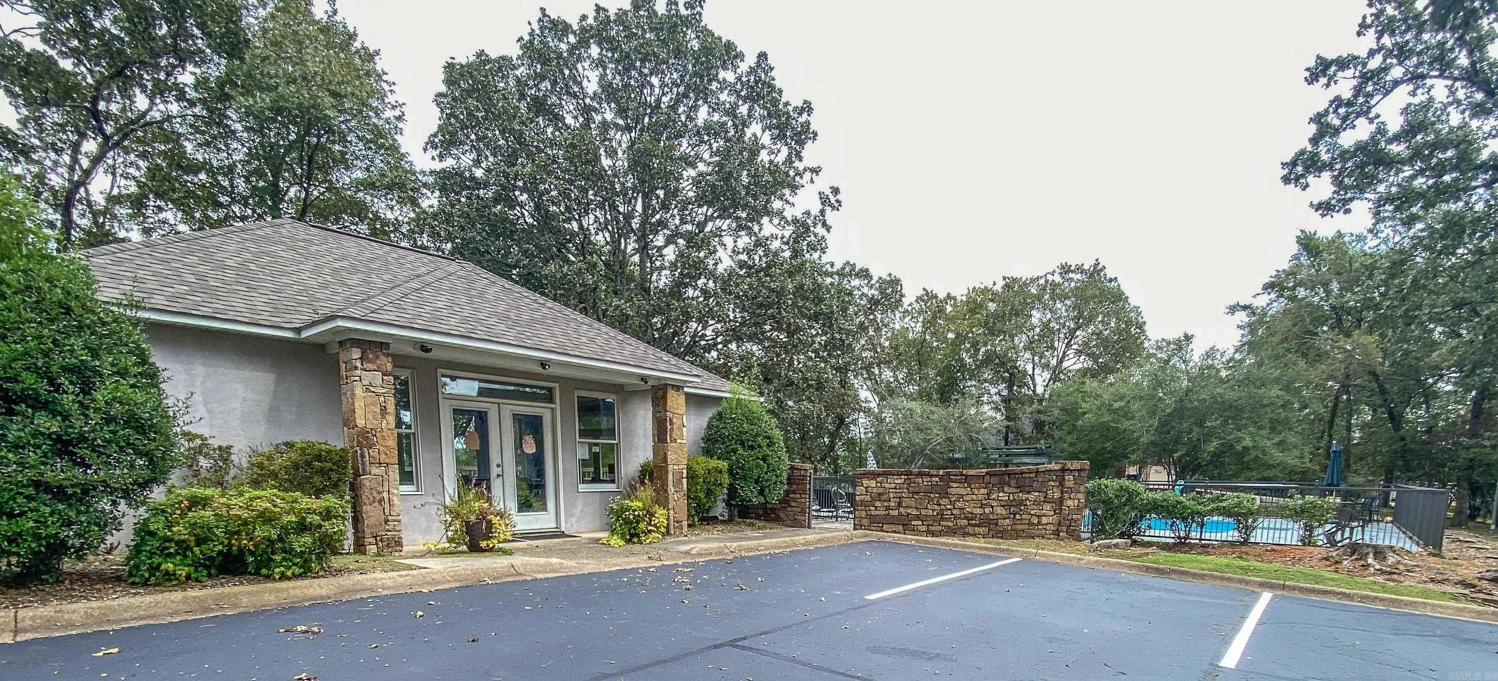 Grand Estate Living in Stonegate