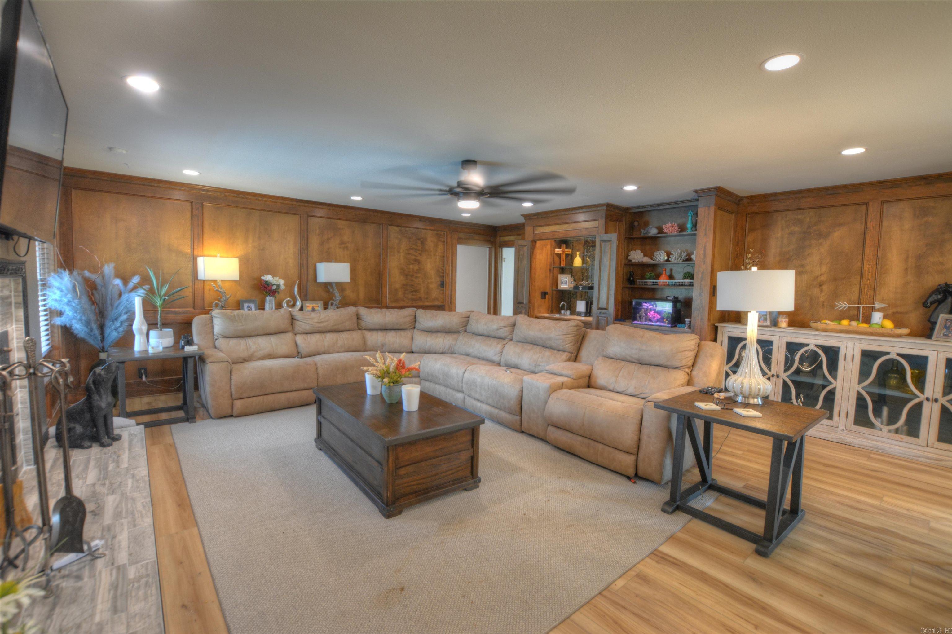 Dream Country Estate with Pool, Pond & 35 Acres