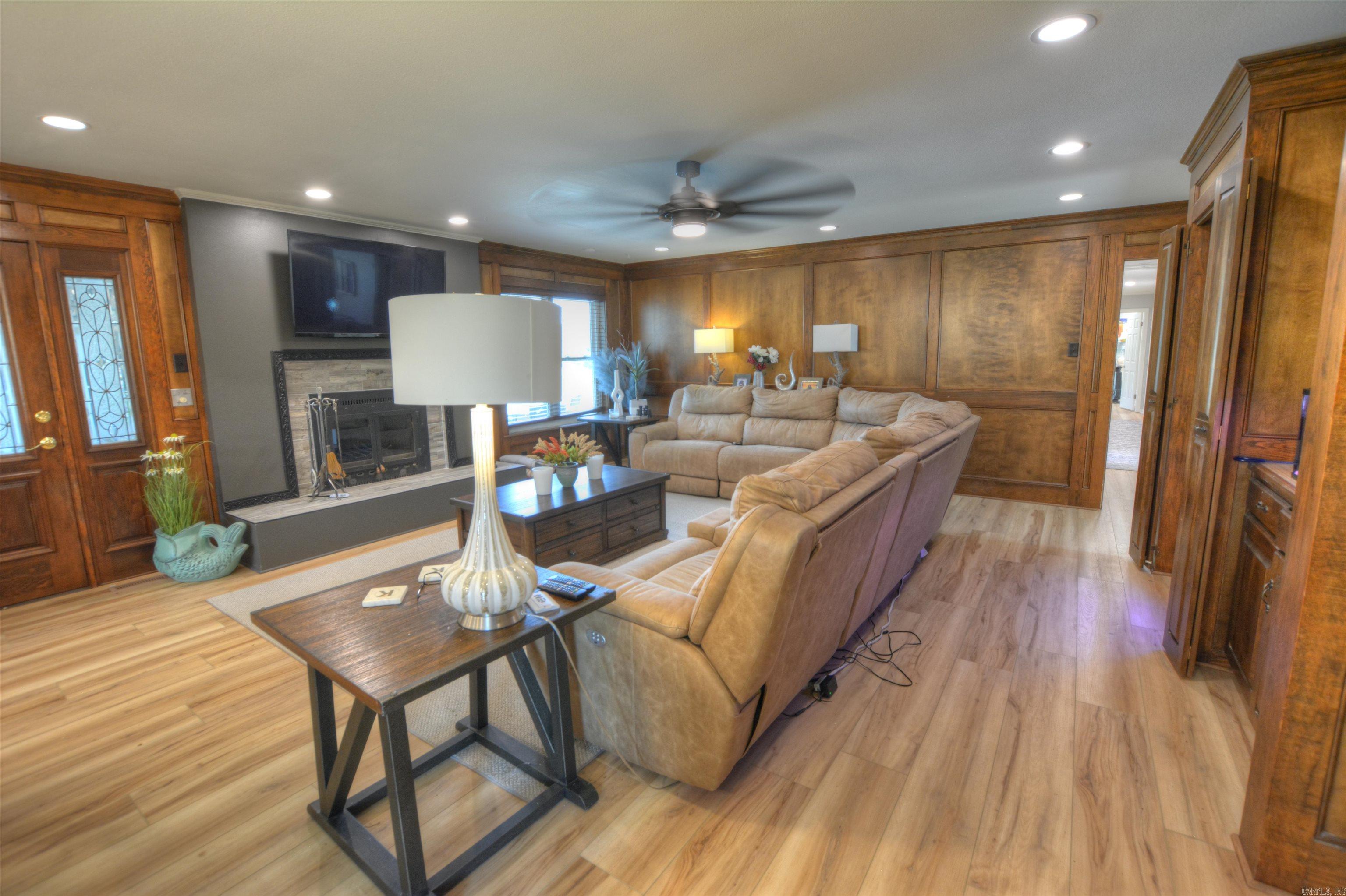 Dream Country Estate with Pool, Pond & 35 Acres