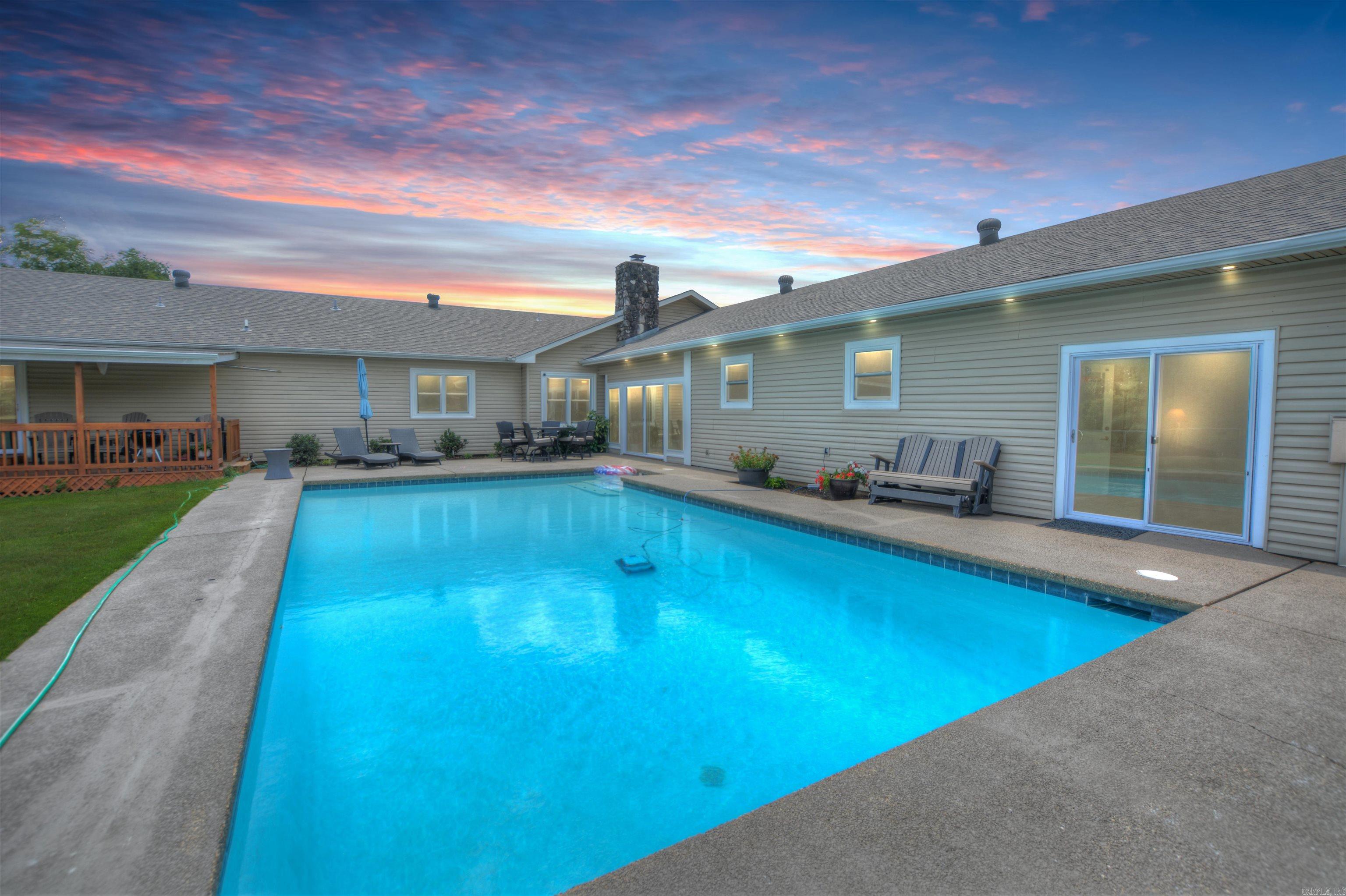 Dream Country Estate with Pool, Pond & 35 Acres