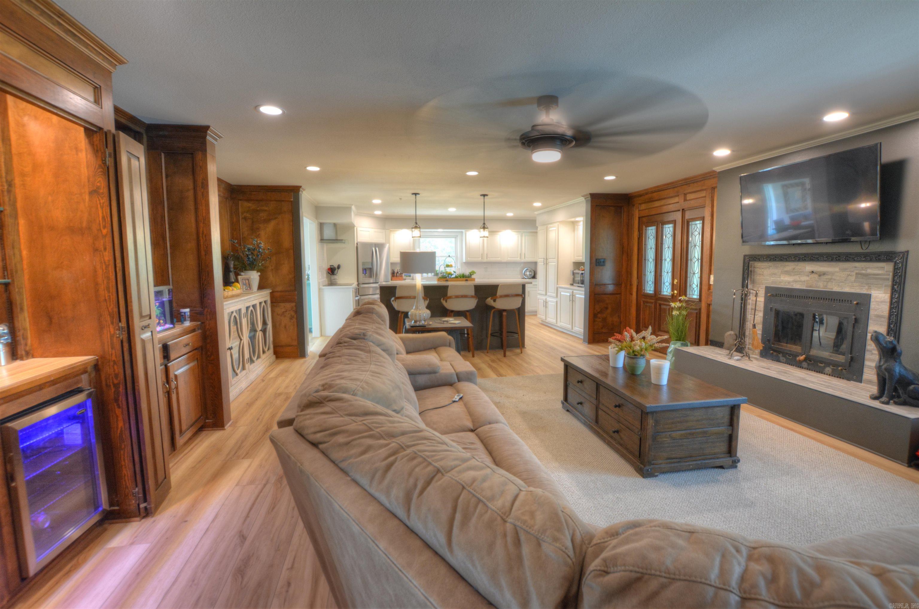 Dream Country Estate with Pool, Pond & 35 Acres