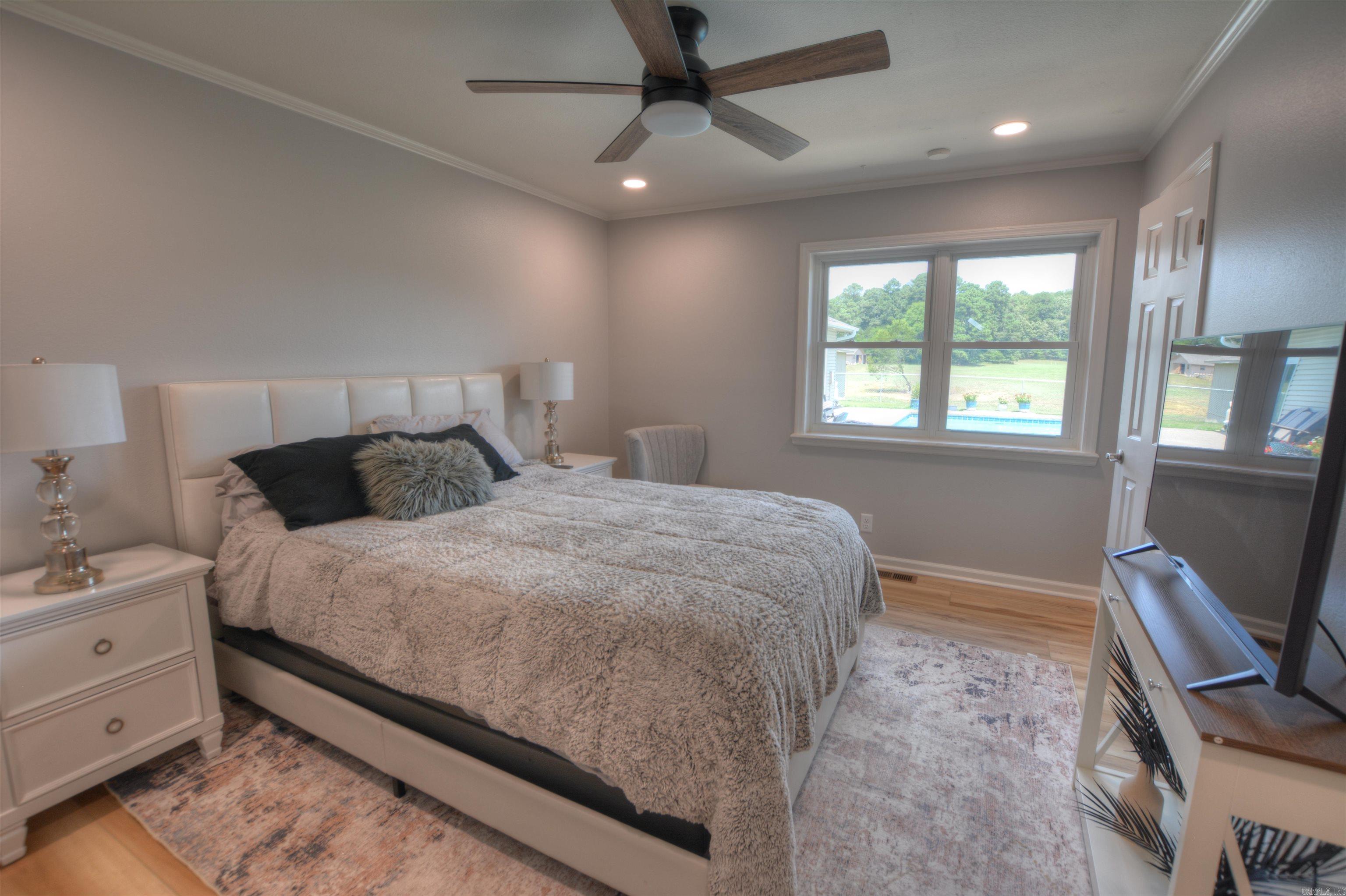 Dream Country Estate with Pool, Pond & 35 Acres