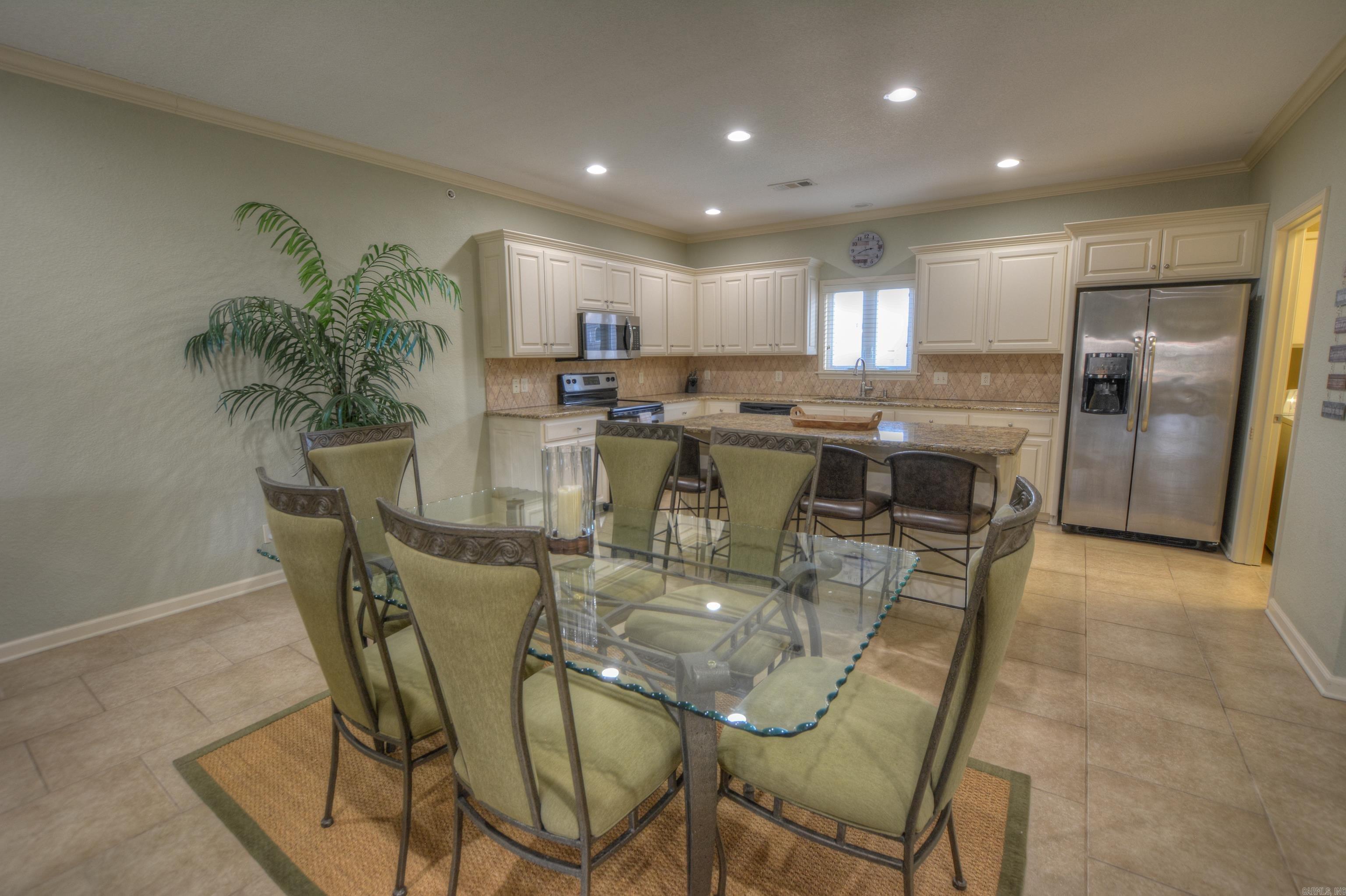 156 Villa Point Unit: B