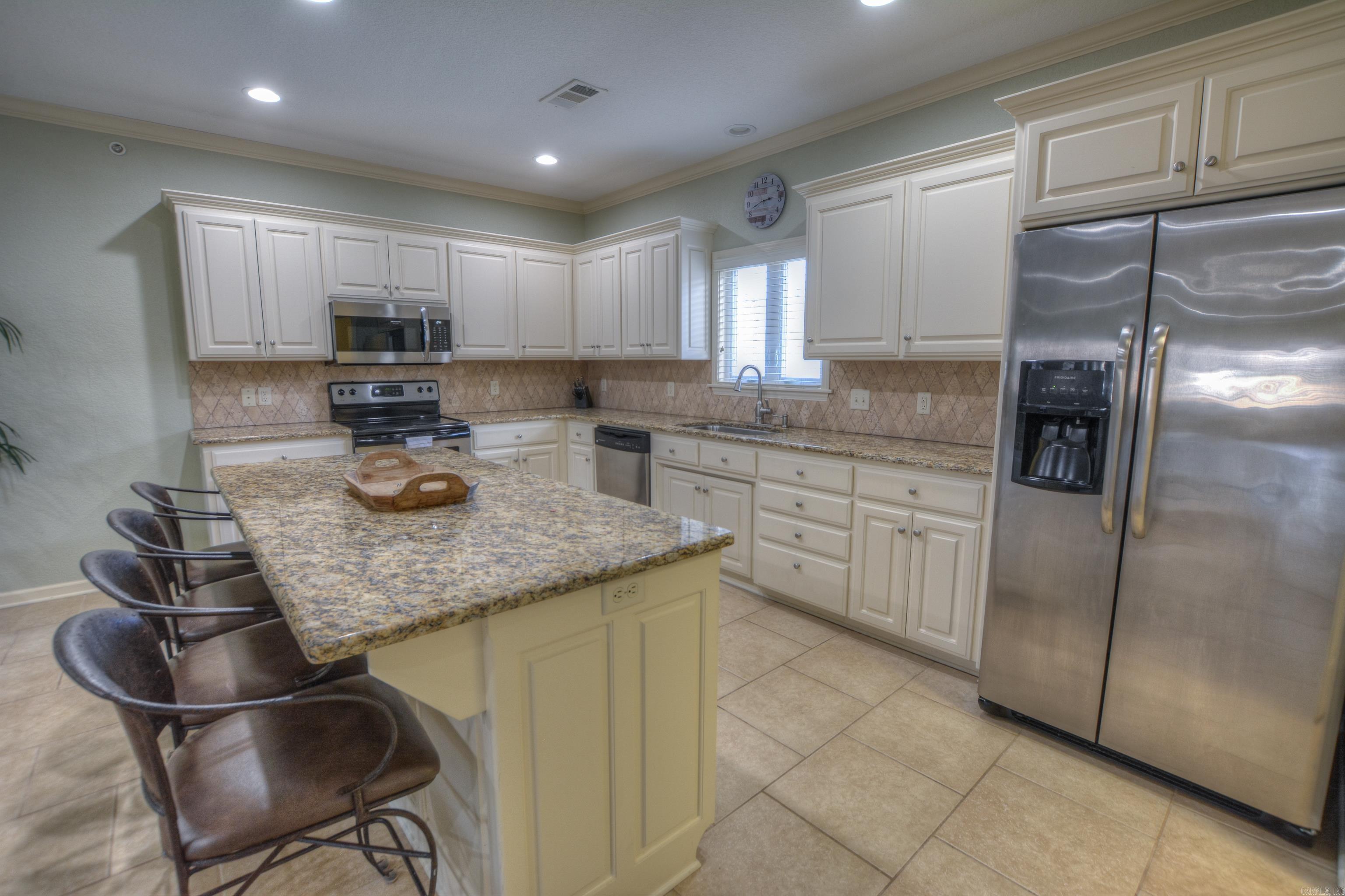 156 Villa Point Unit: B