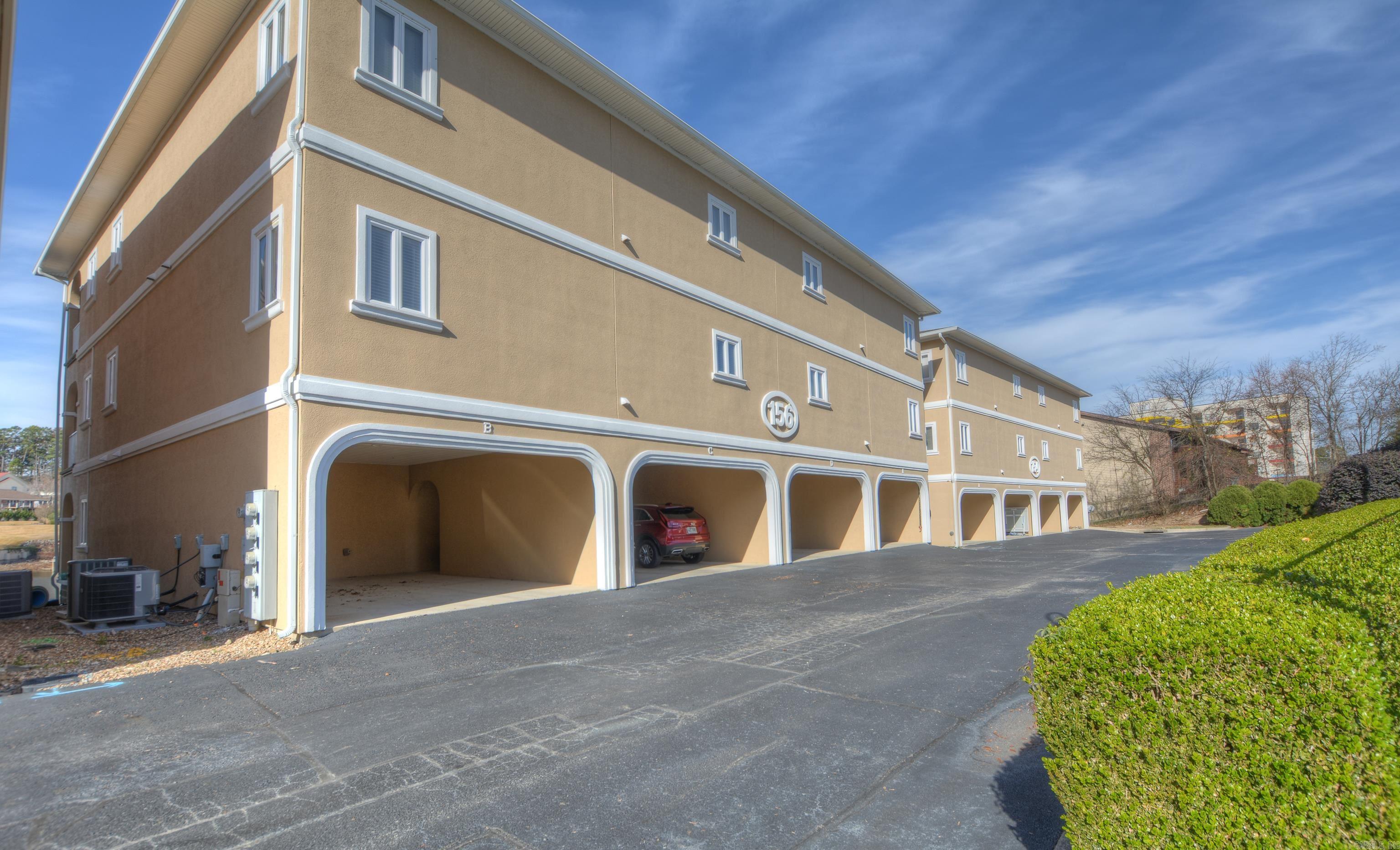 156 Villa Point Unit: B