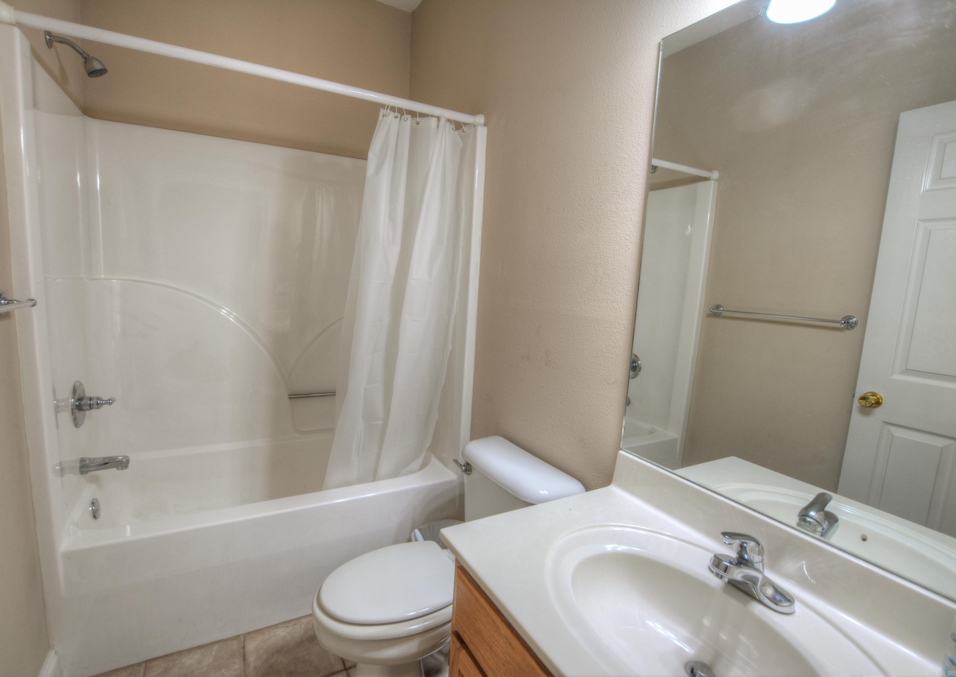 Easy Living in the Heart of Hot Springs 