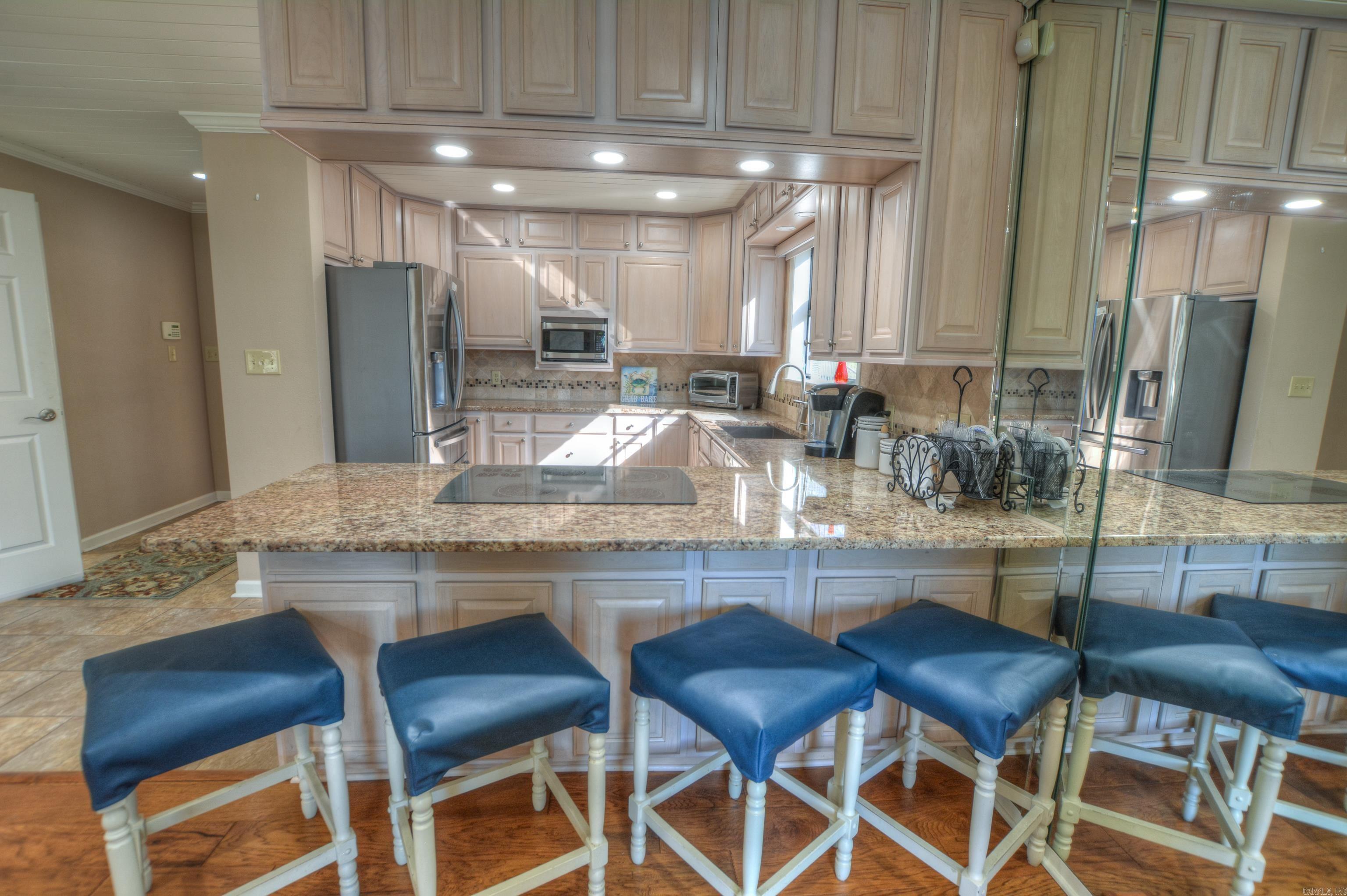 The Ultimate Entertaining Oasis on Lake Hamilton