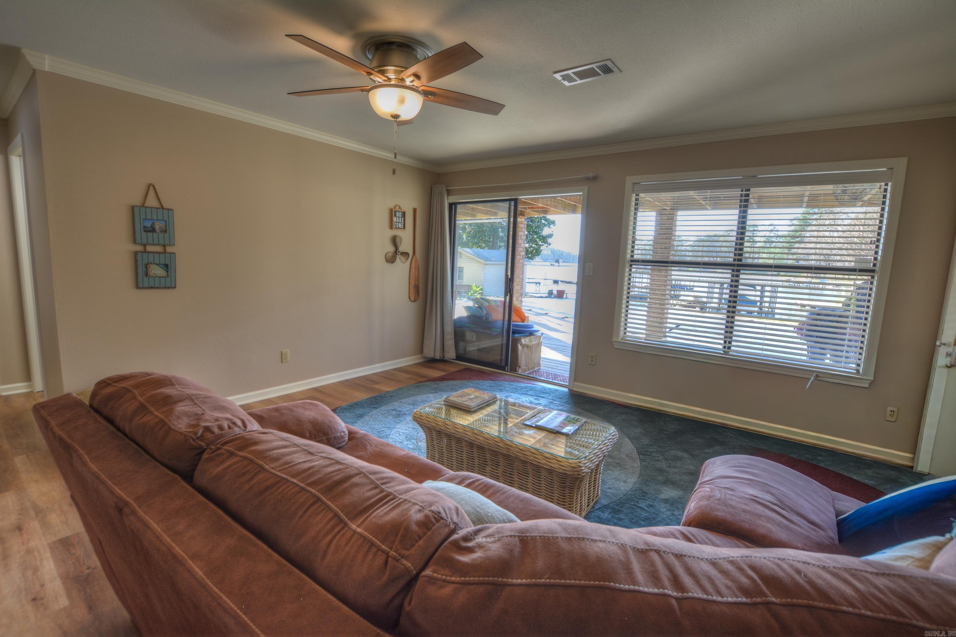 The Ultimate Entertaining Oasis on Lake Hamilton