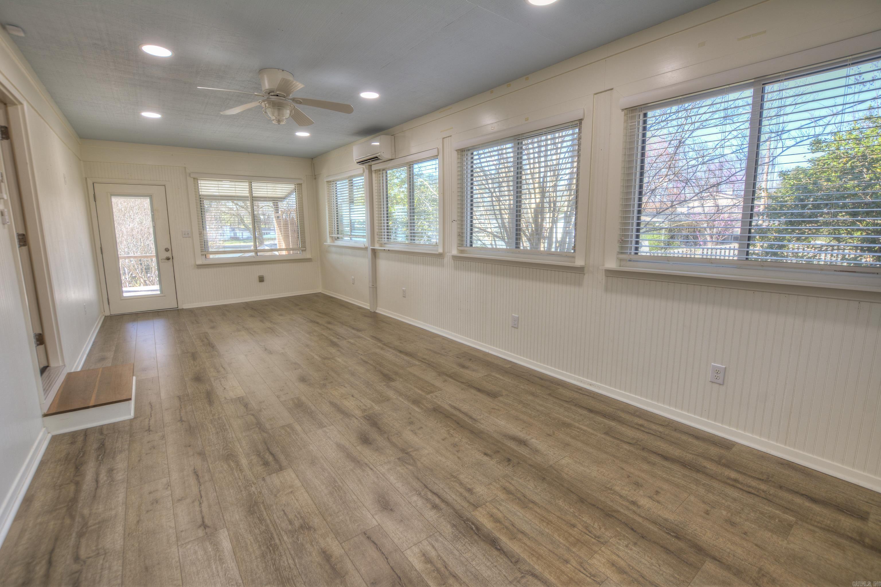 The Ultimate Entertaining Oasis on Lake Hamilton