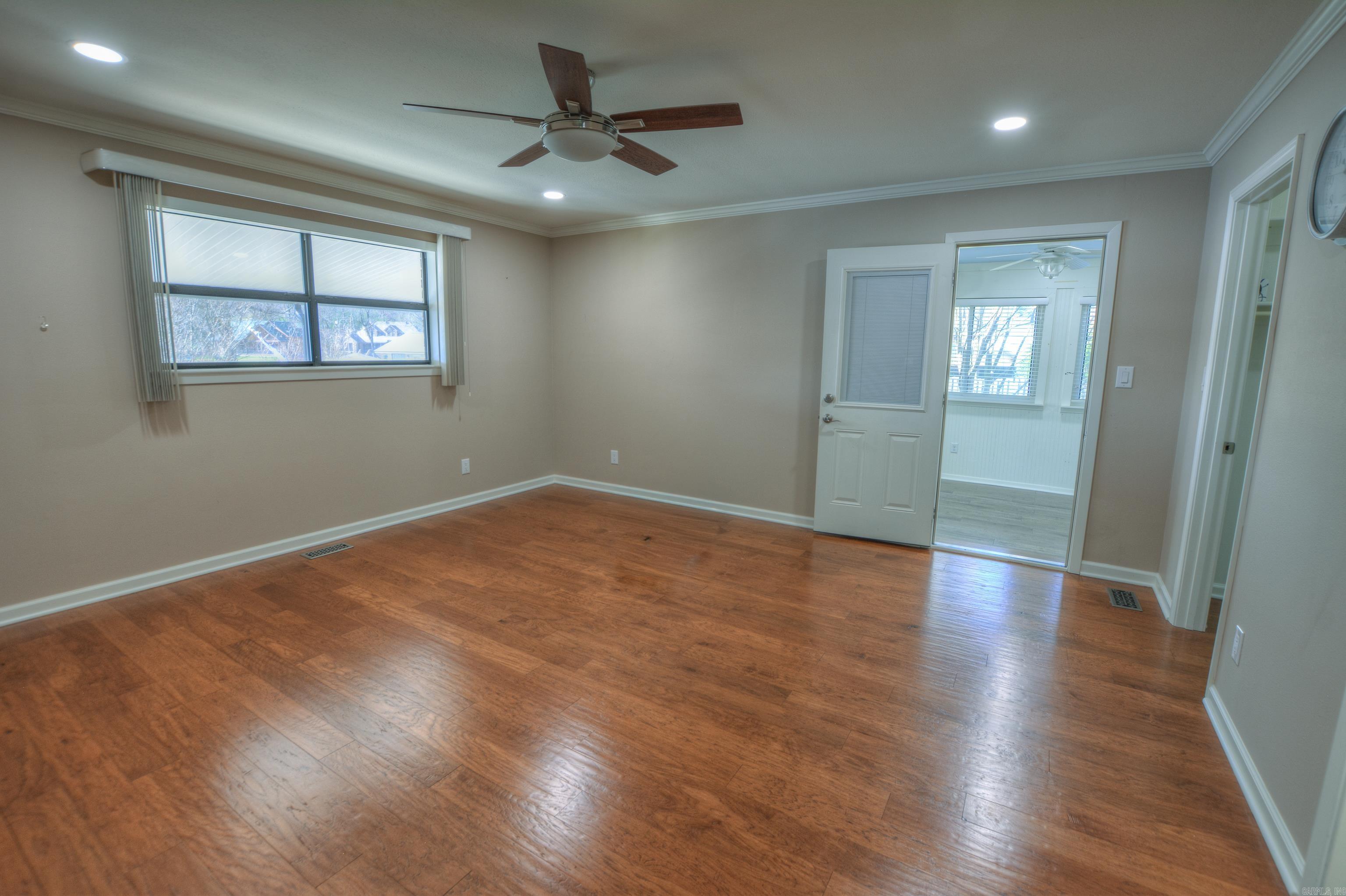 The Ultimate Entertaining Oasis on Lake Hamilton