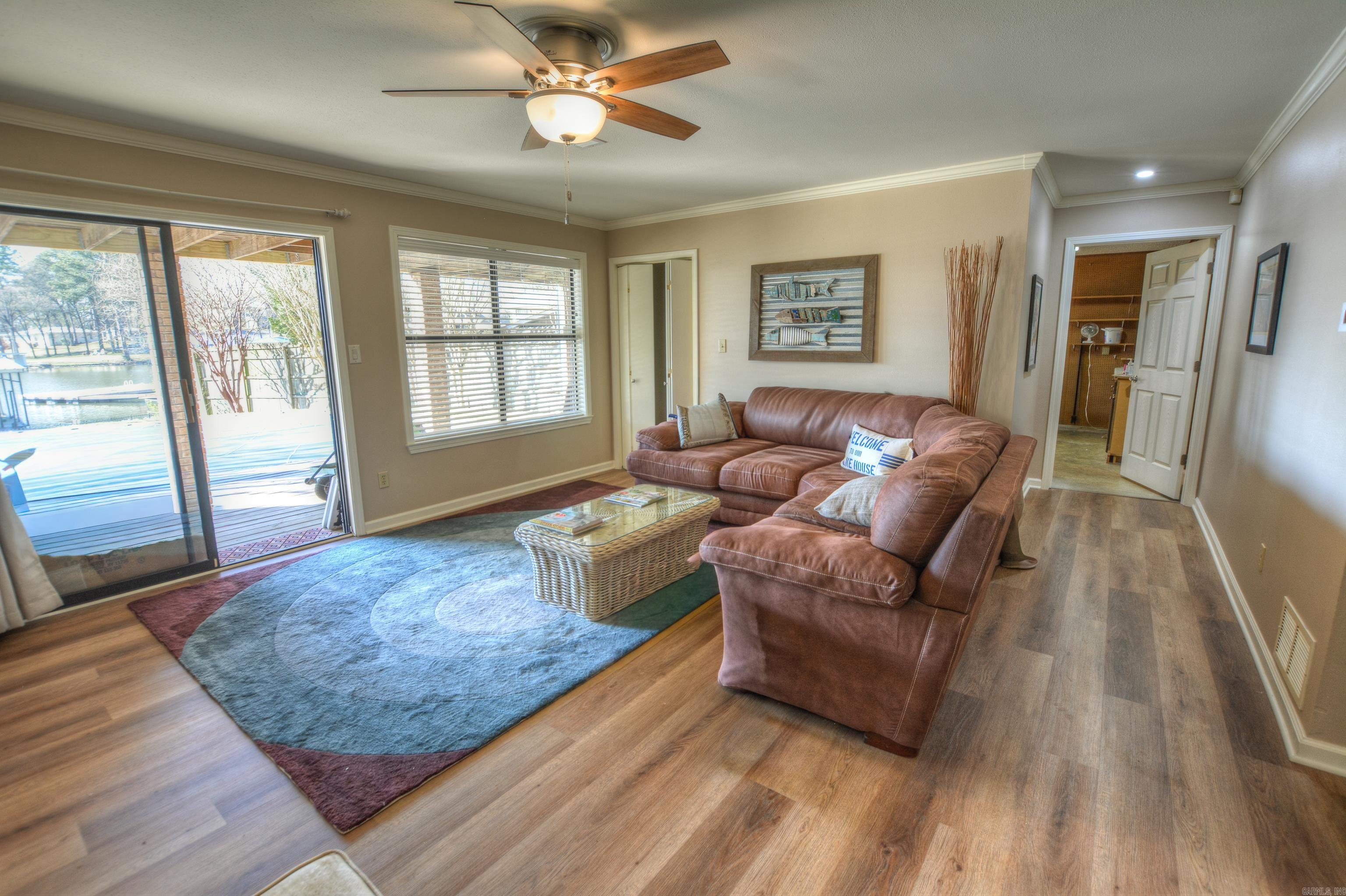 The Ultimate Entertaining Oasis on Lake Hamilton