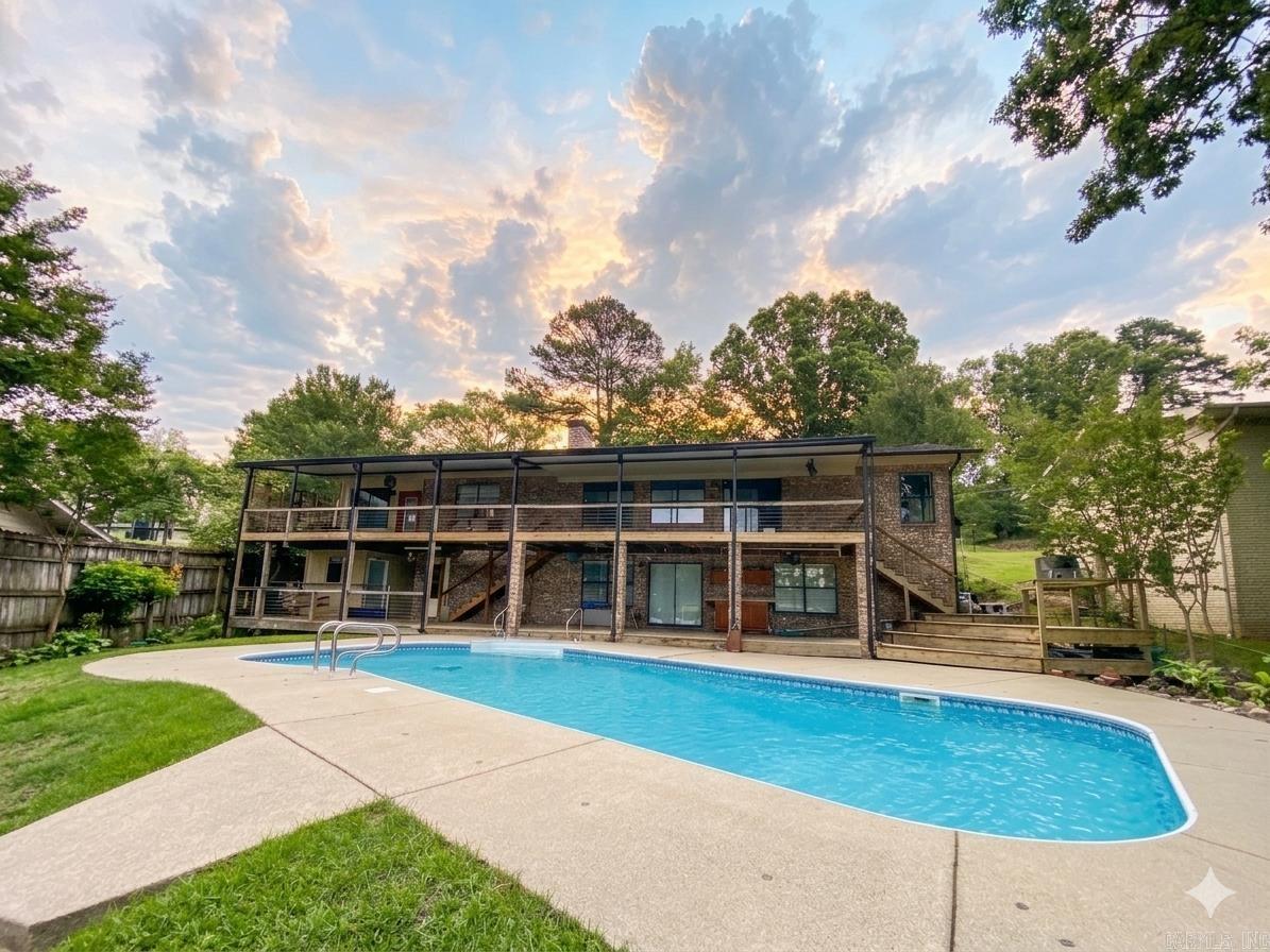 The Ultimate Entertaining Oasis on Lake Hamilton