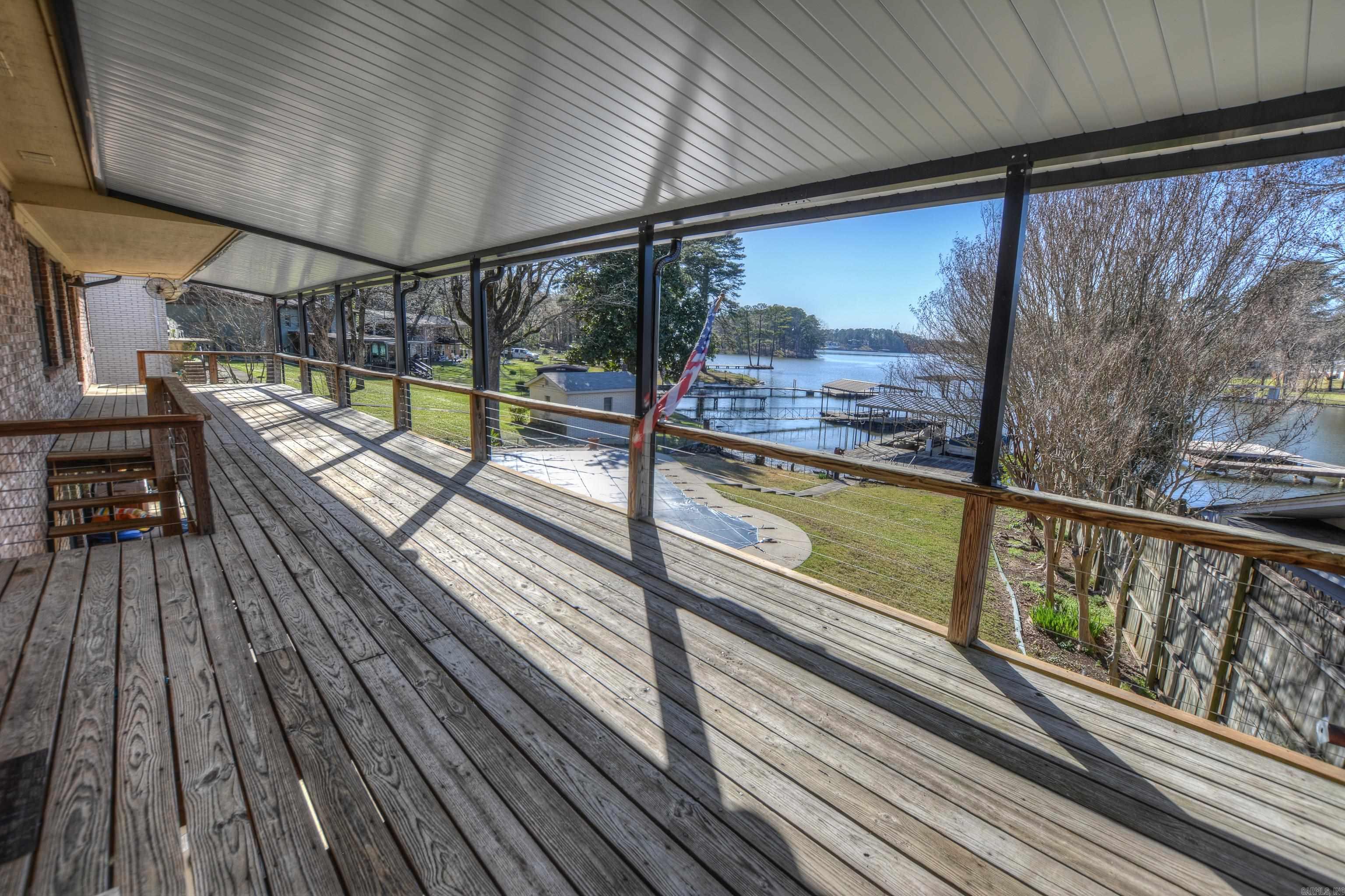 The Ultimate Entertaining Oasis on Lake Hamilton