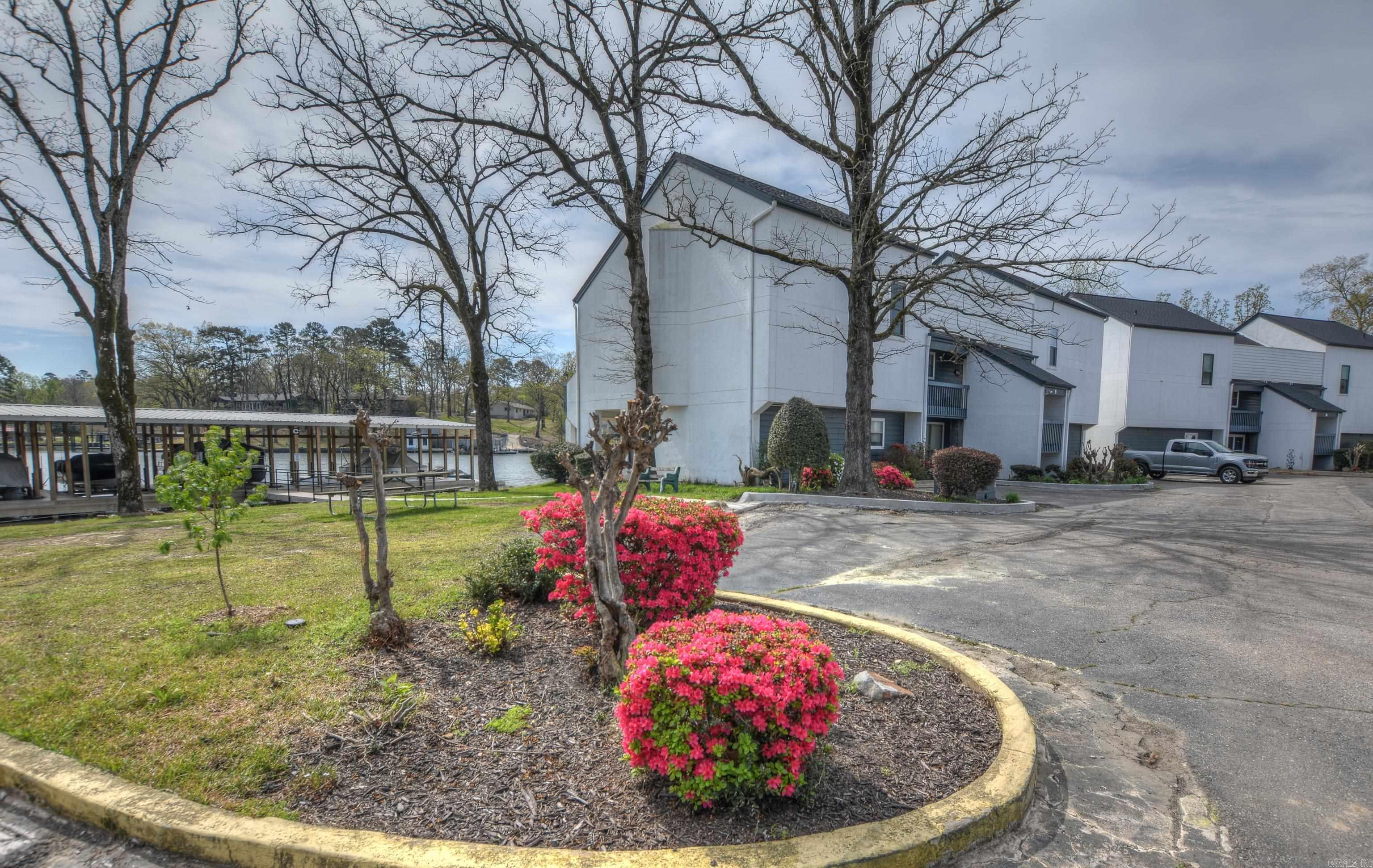 Island-Style Serenity