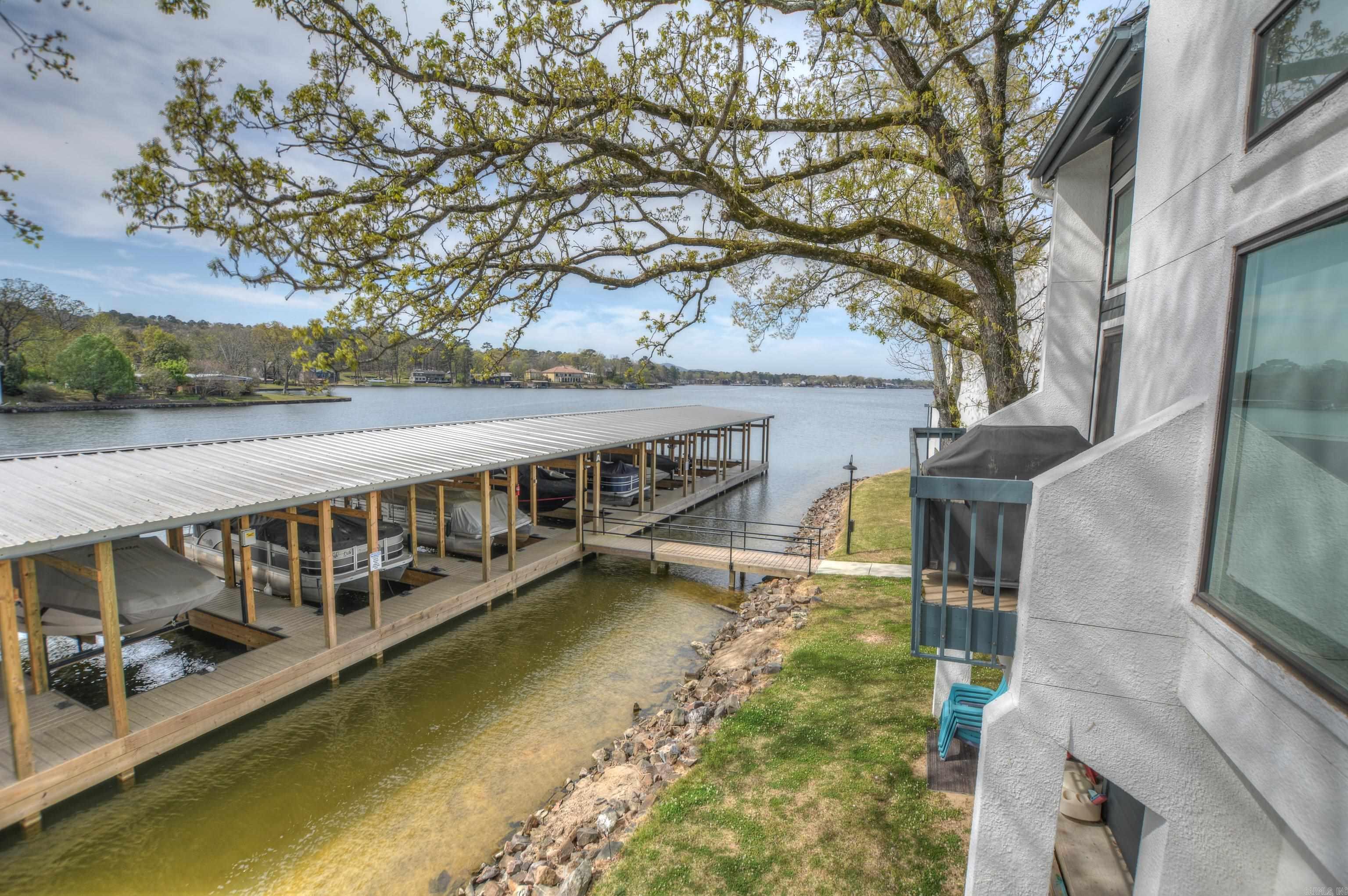 Island-Style Serenity