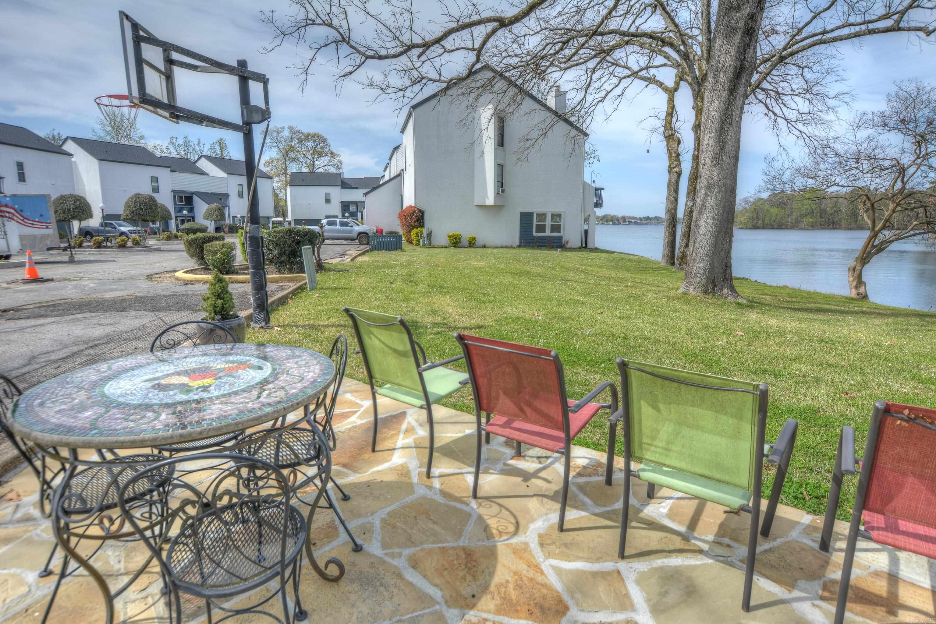 Island-Style Serenity