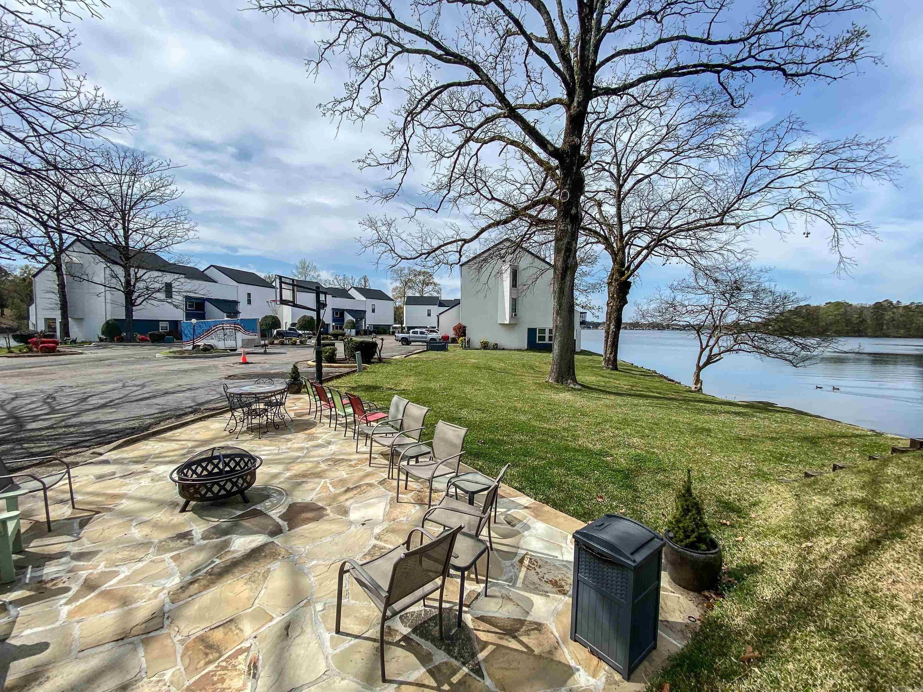 Island-Style Serenity