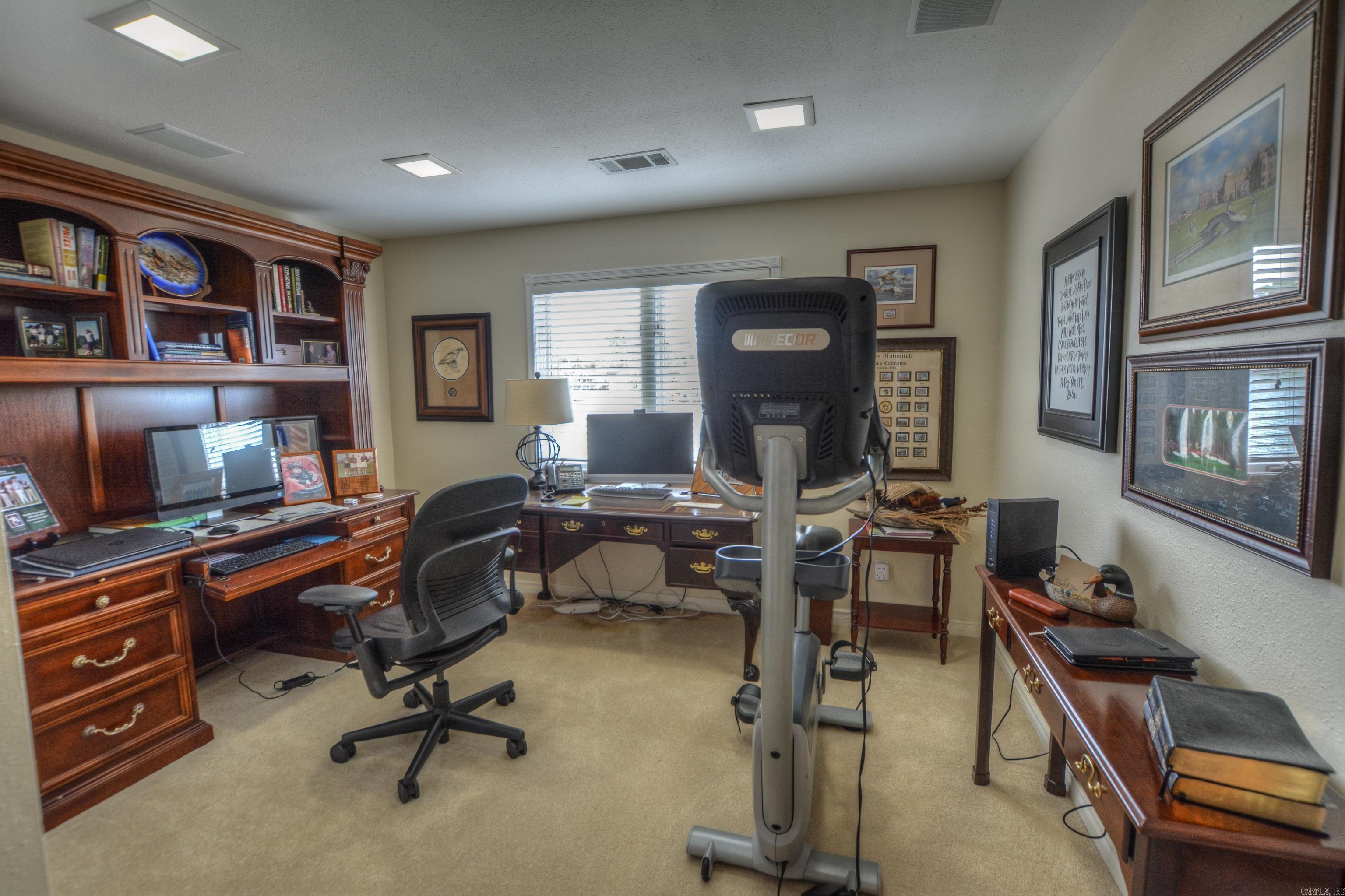 Modern Elegance on Lake Hamilton