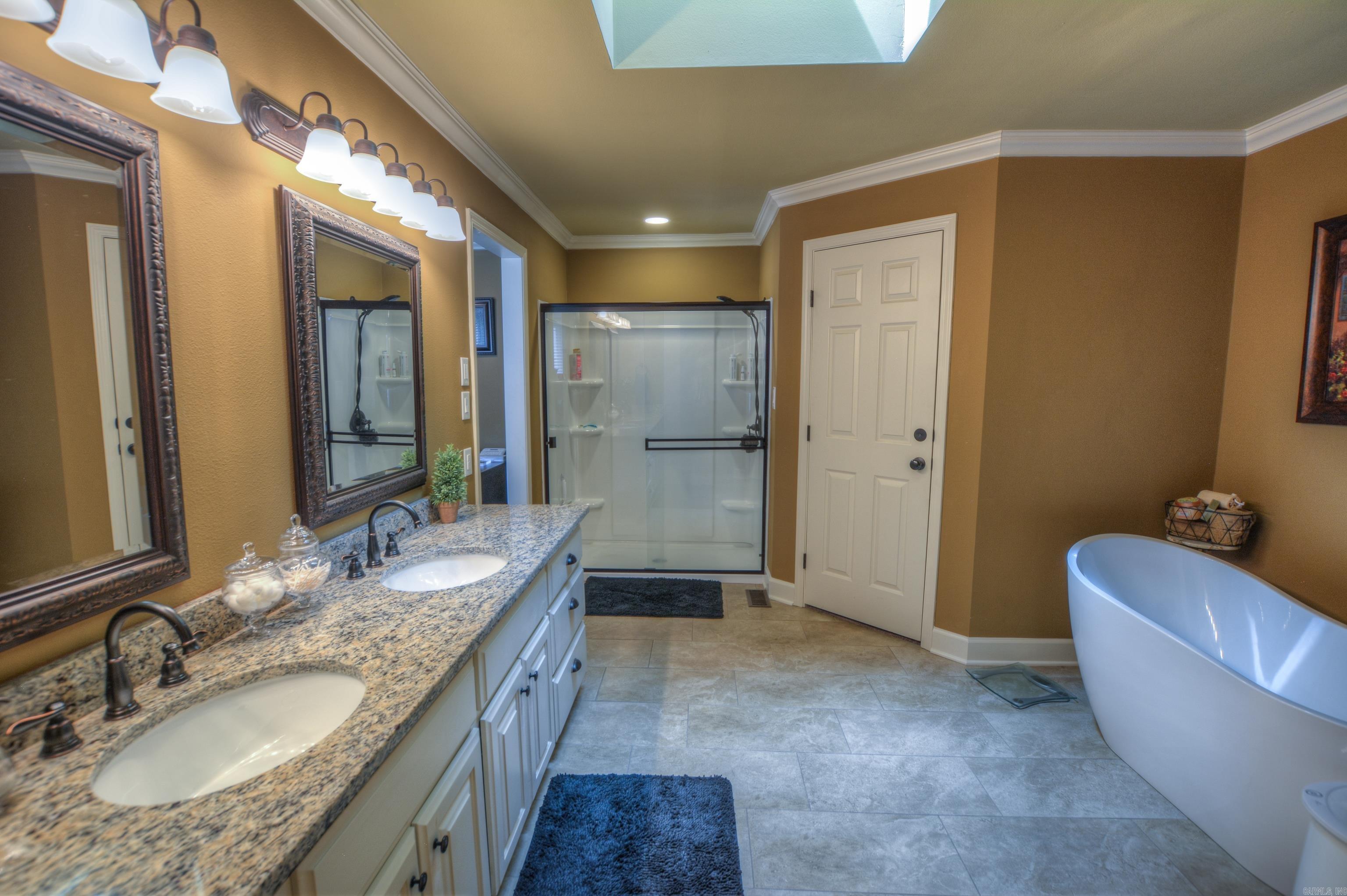 105 Waters Edge Cove