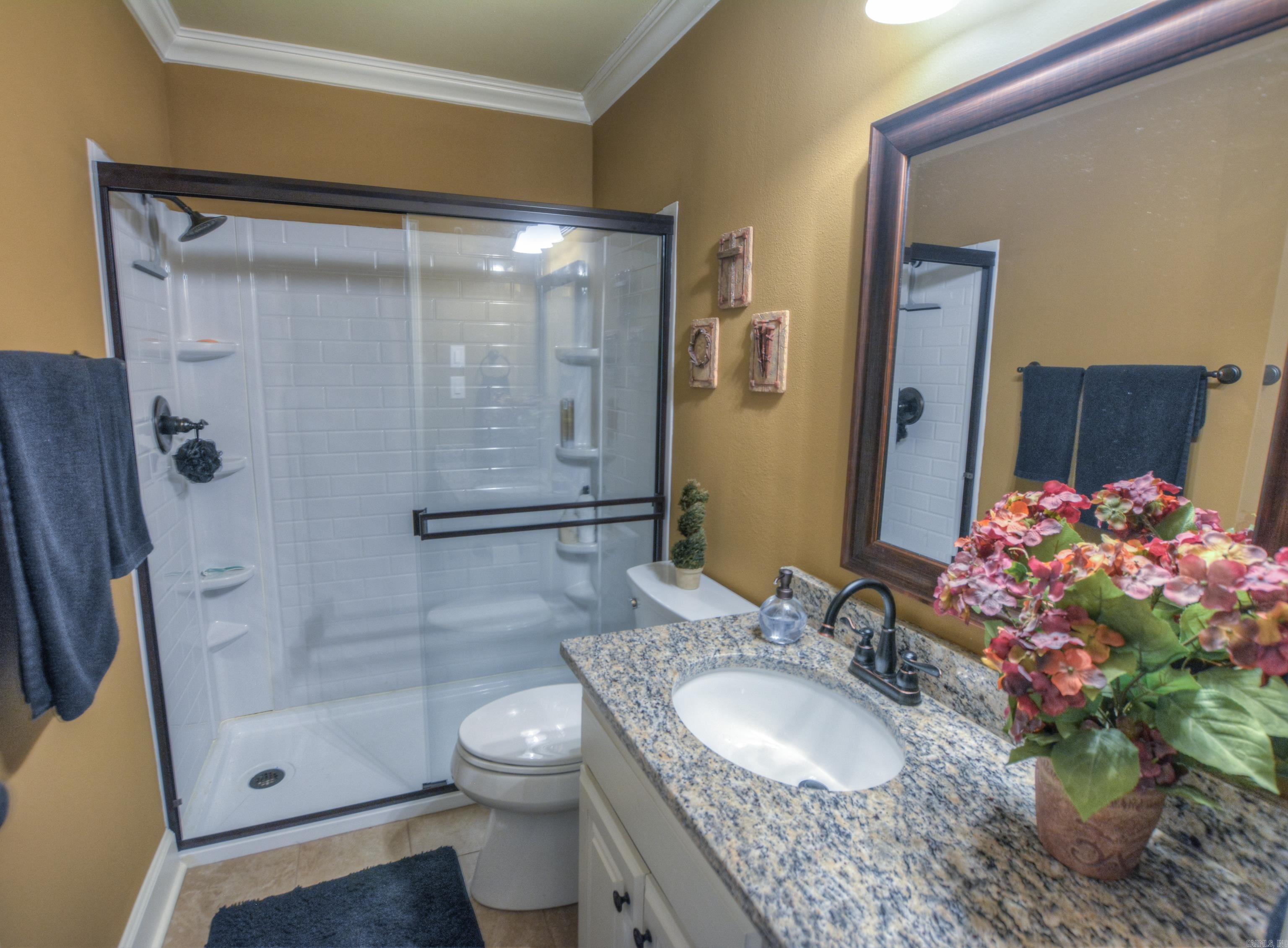 105 Waters Edge Cove