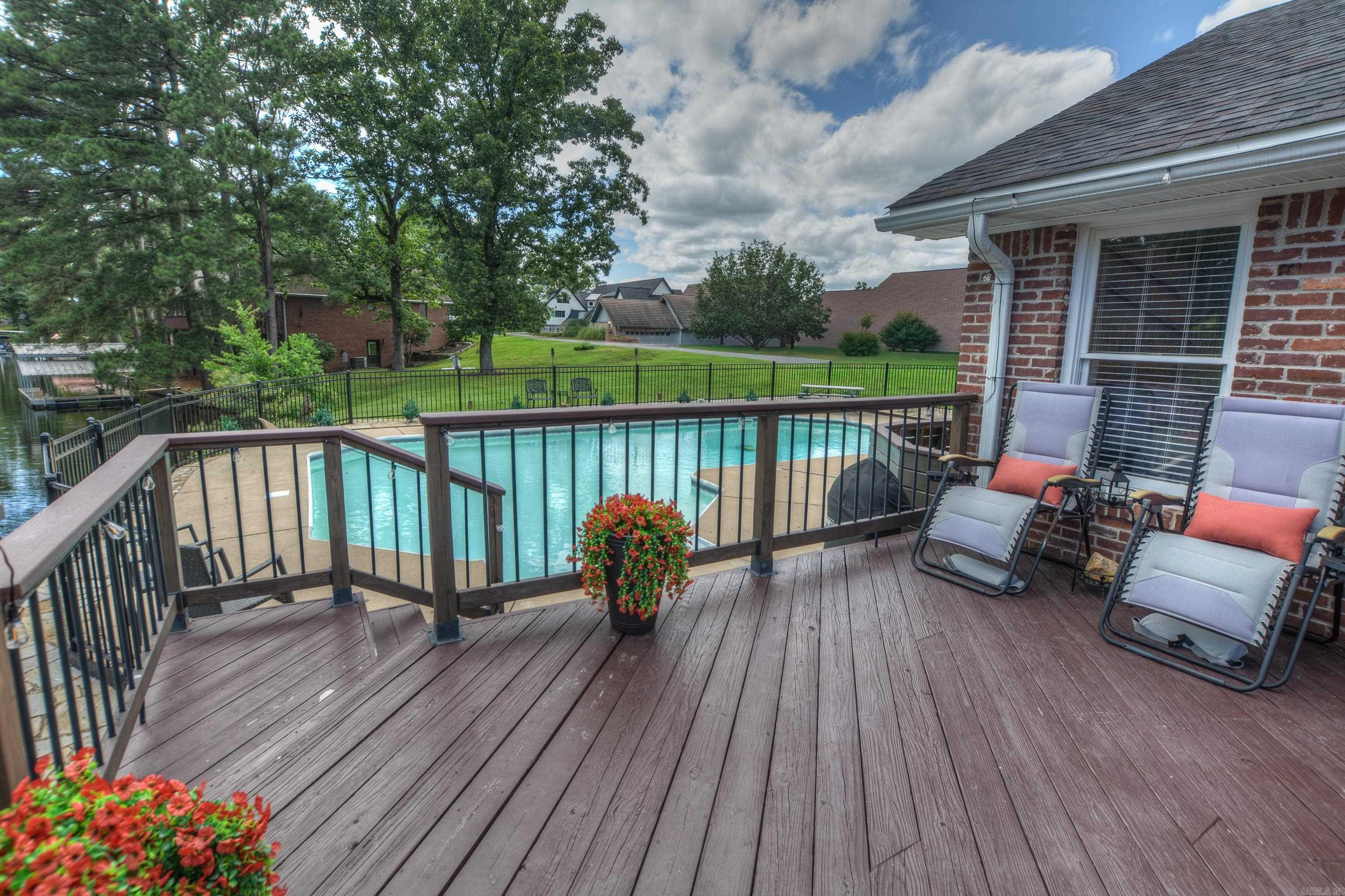 105 Waters Edge Cove