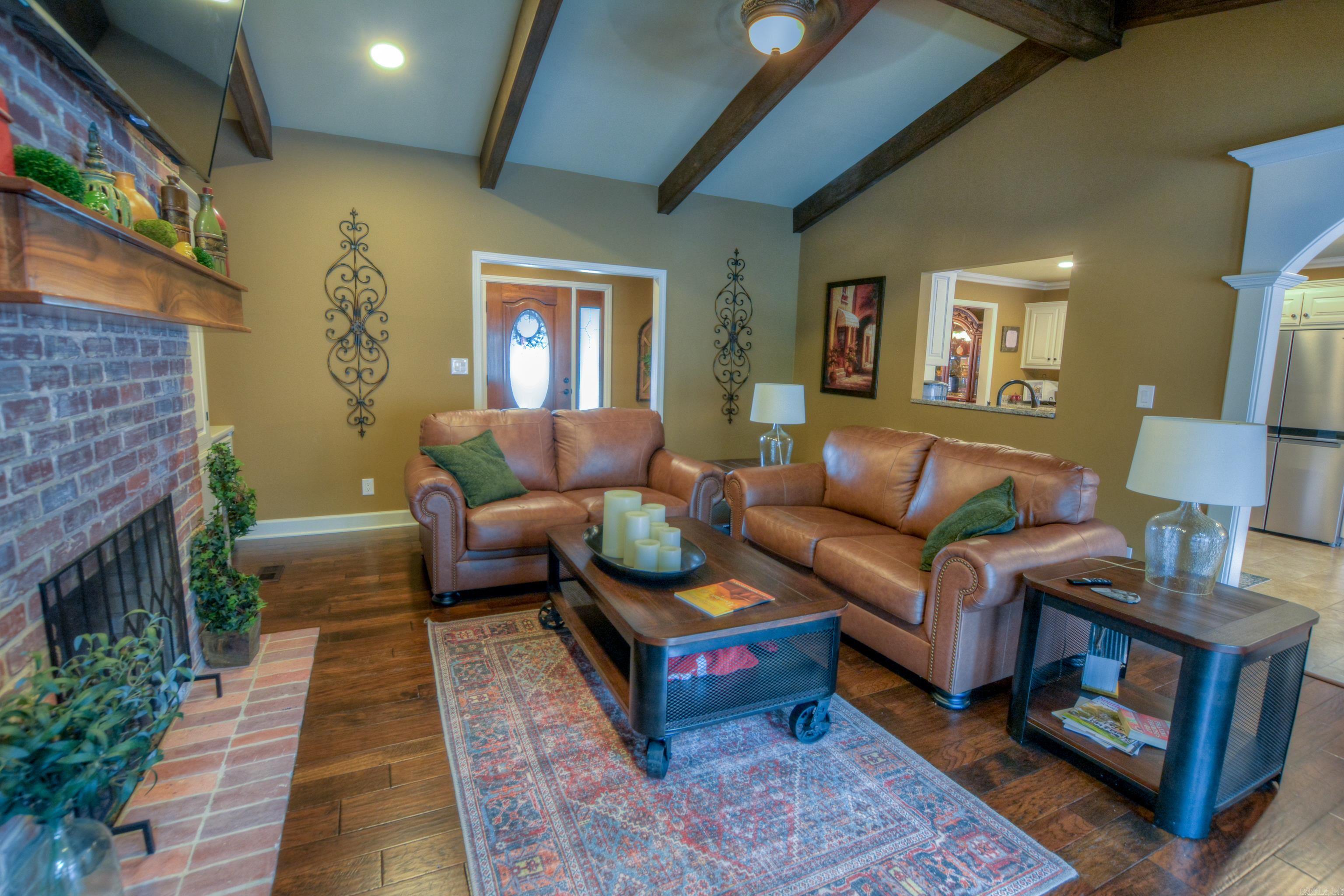 105 Waters Edge Cove