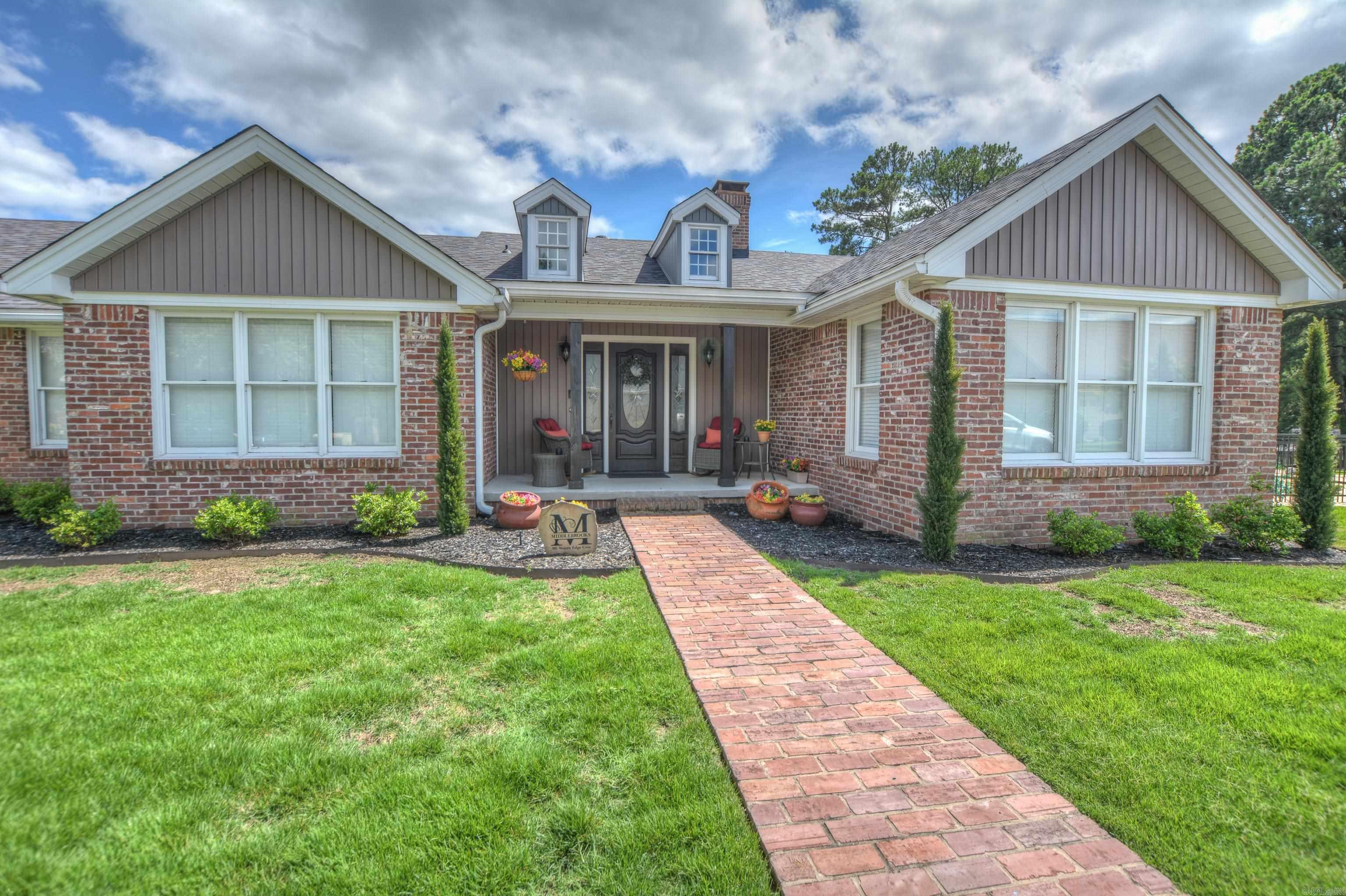105 Waters Edge Cove