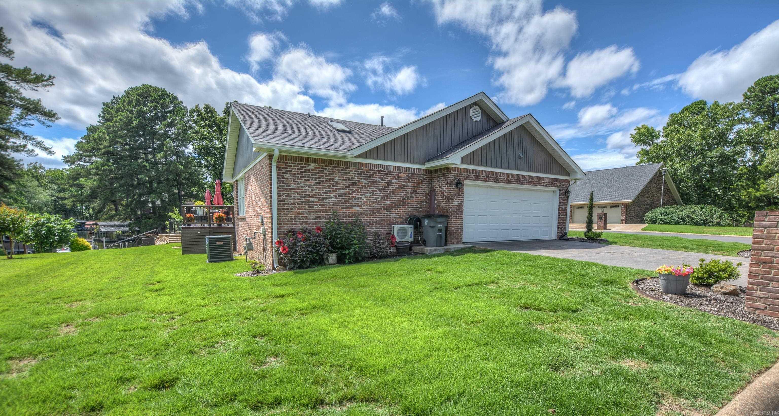 105 Waters Edge Cove
